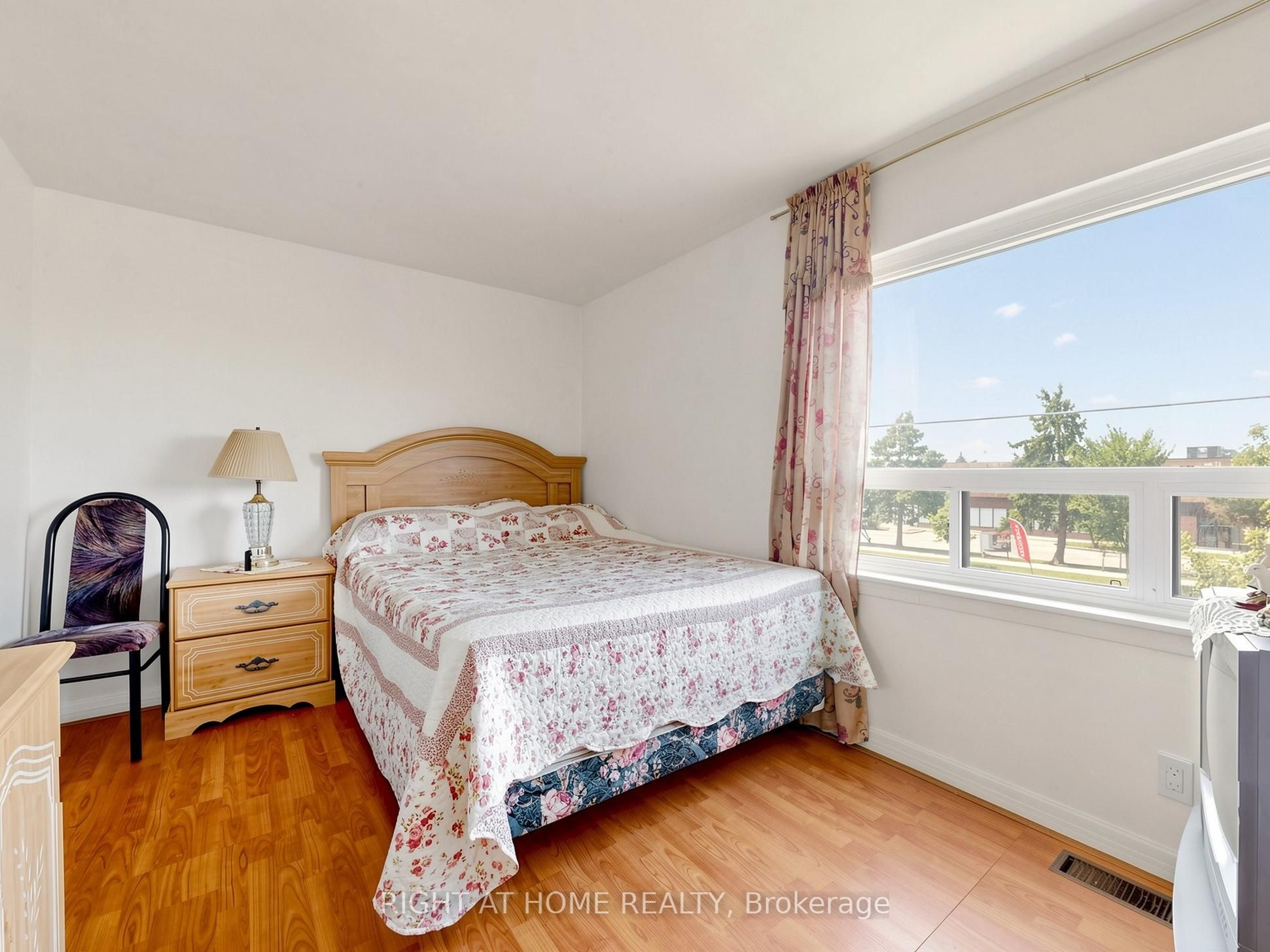 771 Birchmount Road Property Photo 13