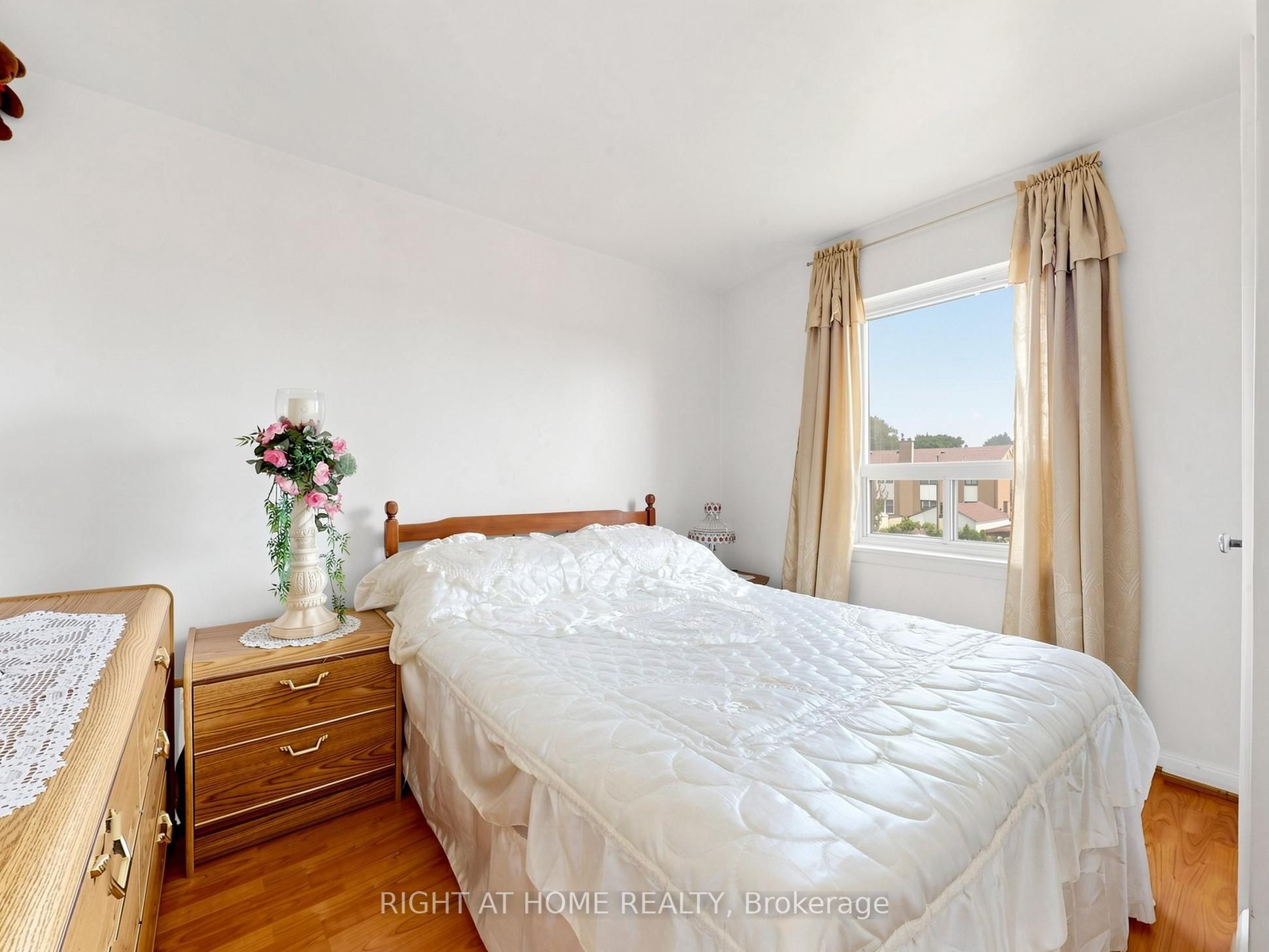 771 Birchmount Road Property Photo 14