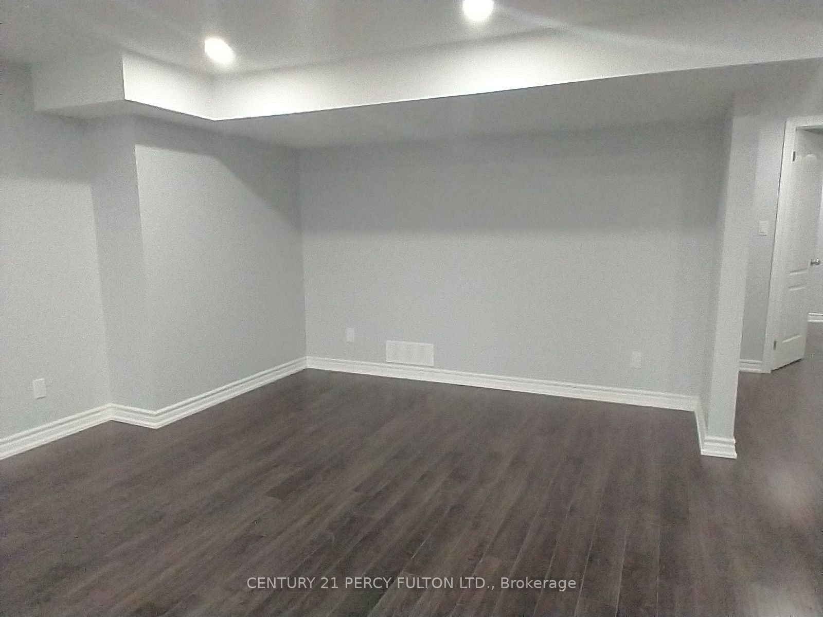 401 Anderson Street Property Photo 2