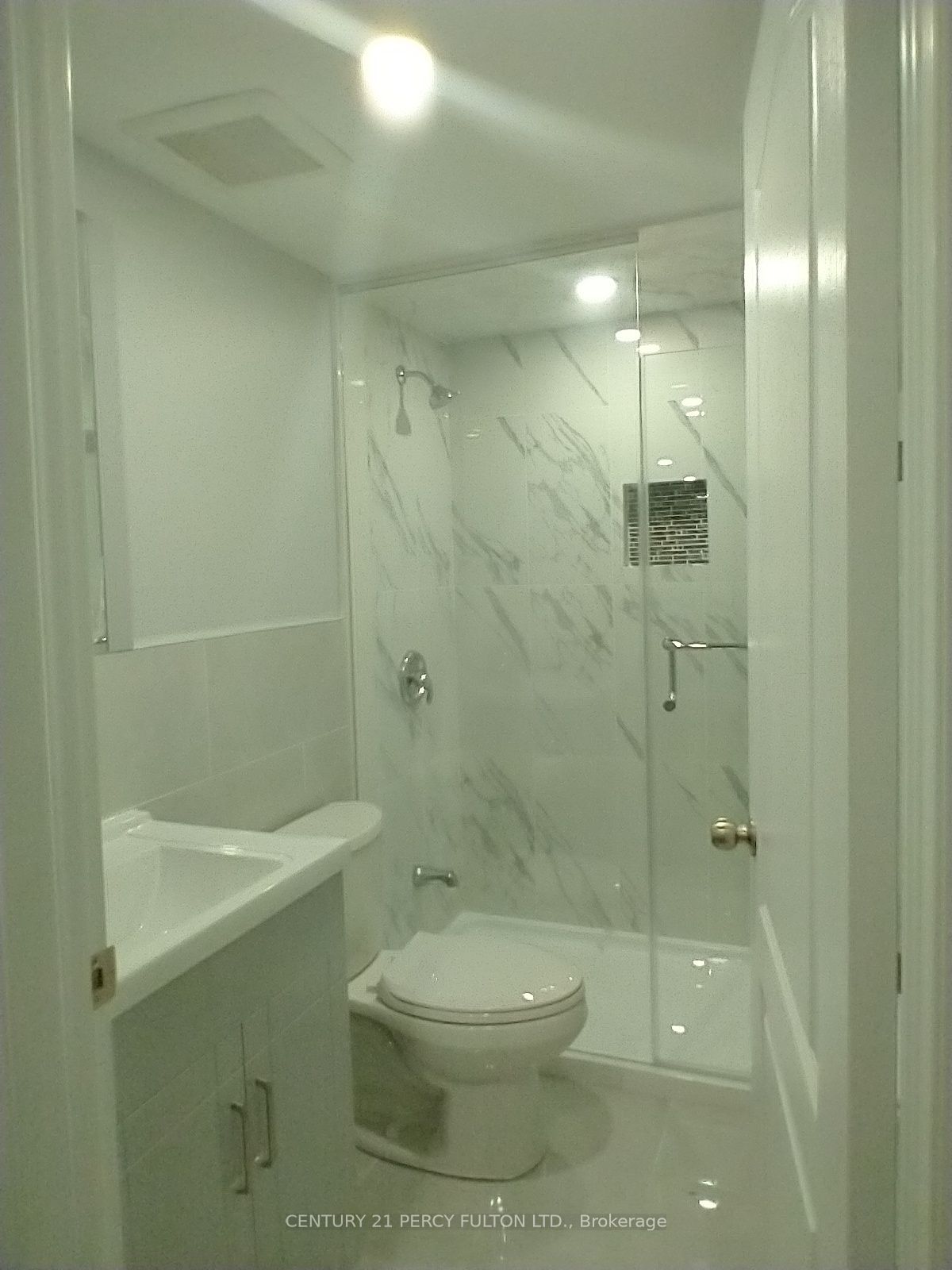 401 Anderson Street Property Photo 8