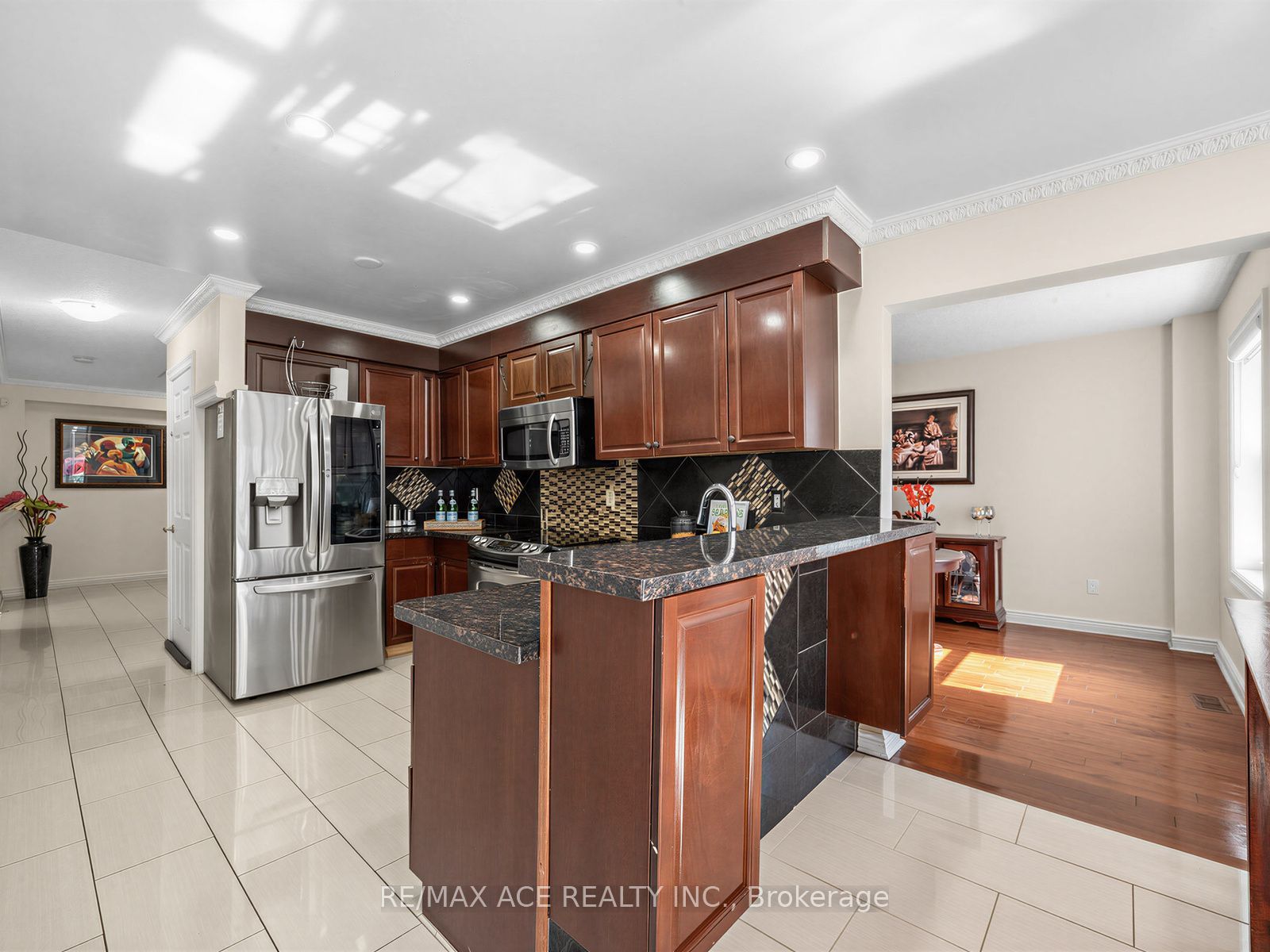53 Howes Street Property Photo 9