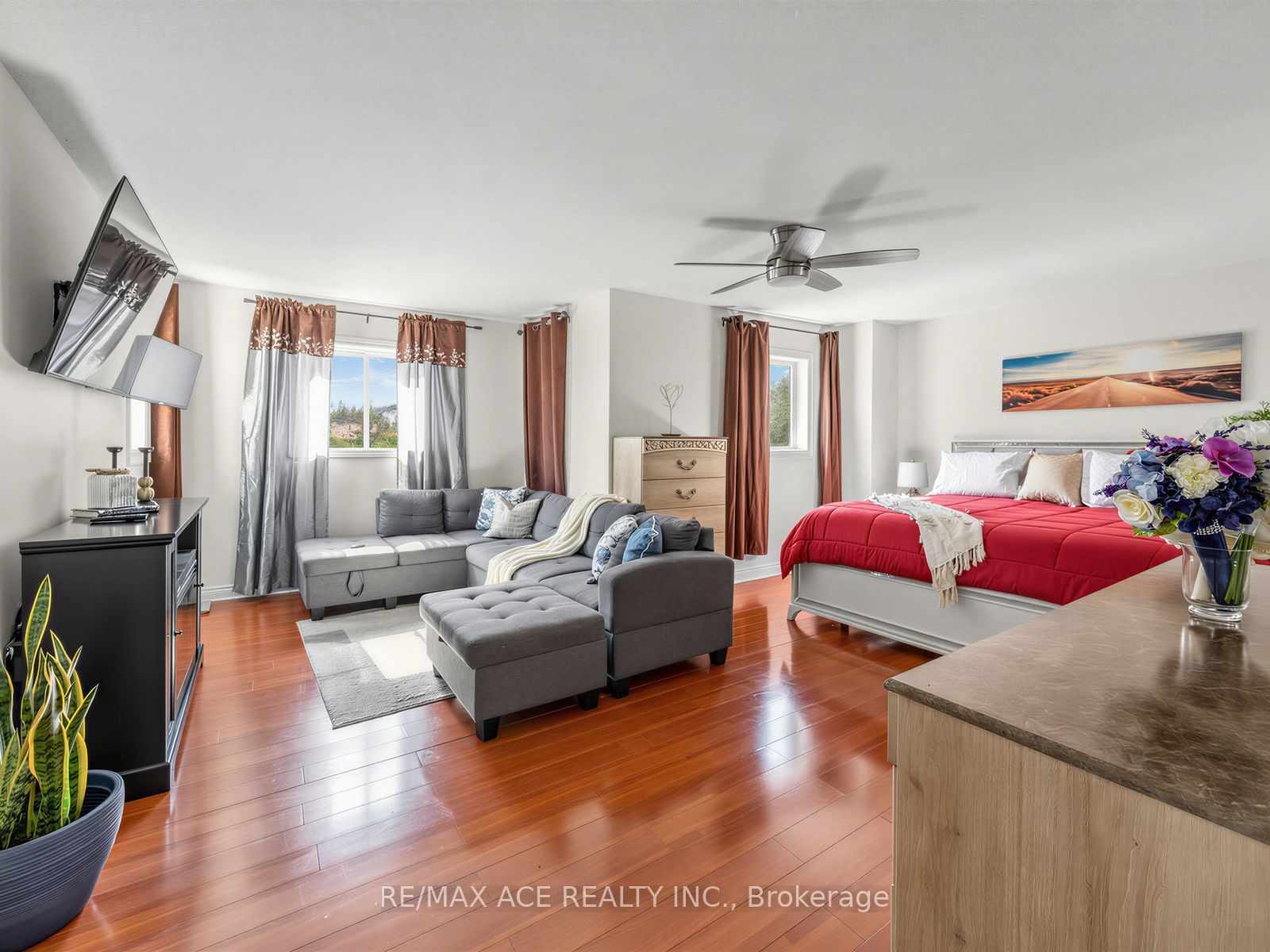 53 Howes Street Property Photo 18