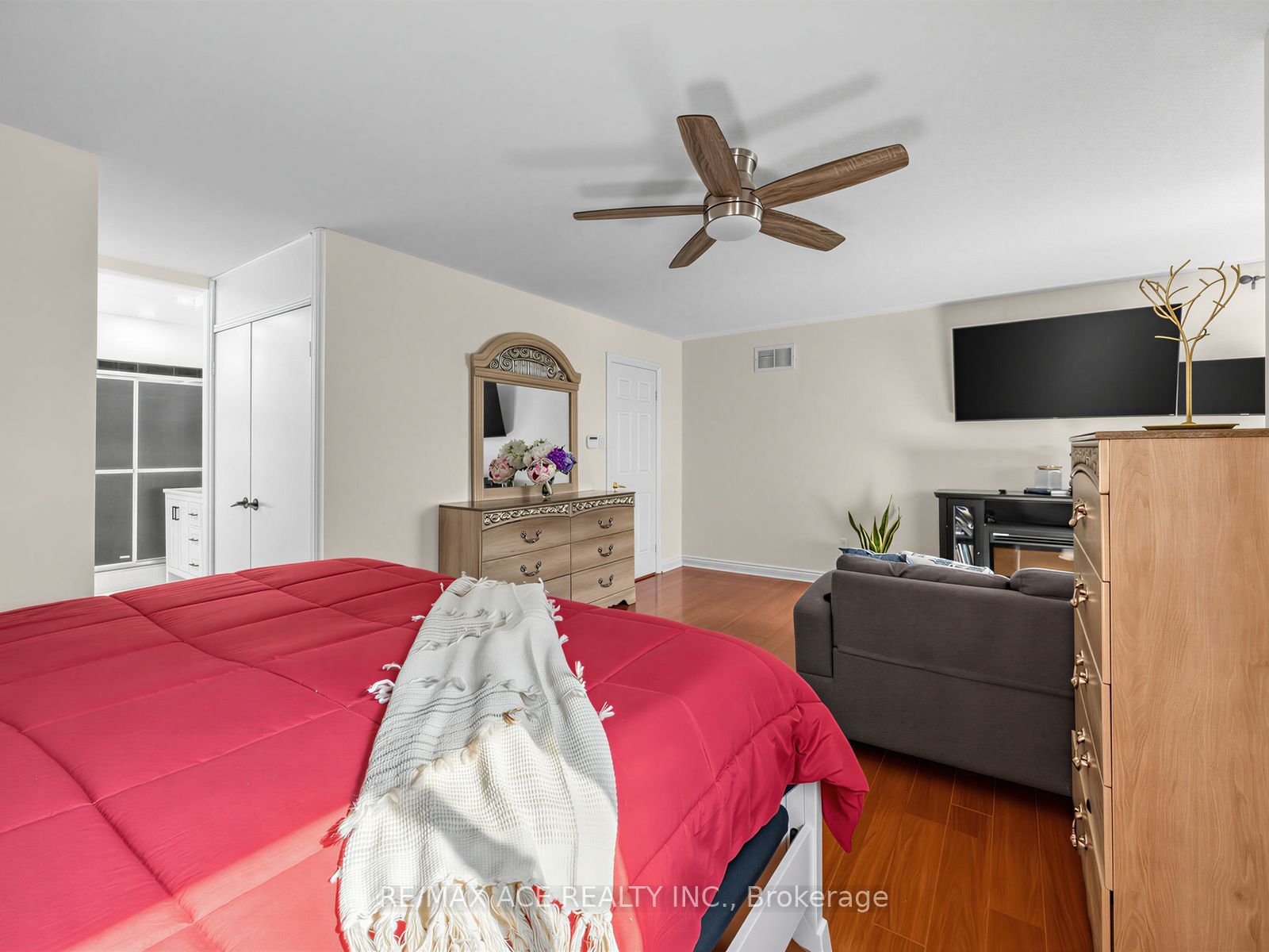 53 Howes Street Property Photo 20