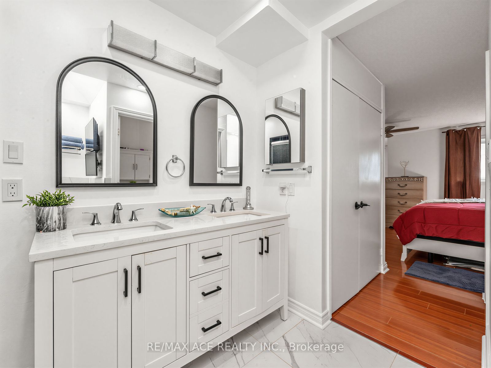 53 Howes Street Property Photo 22