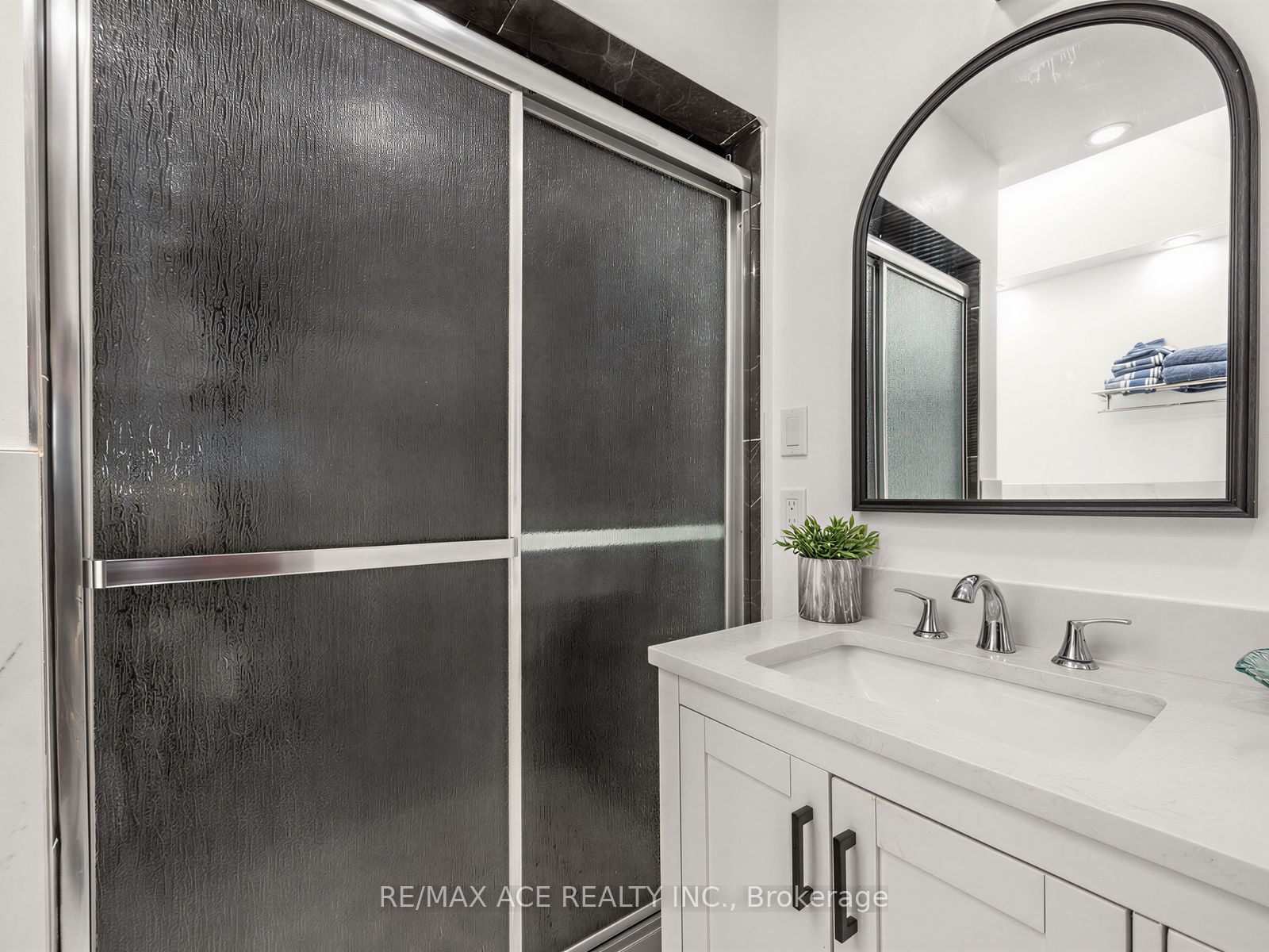 53 Howes Street Property Photo 23
