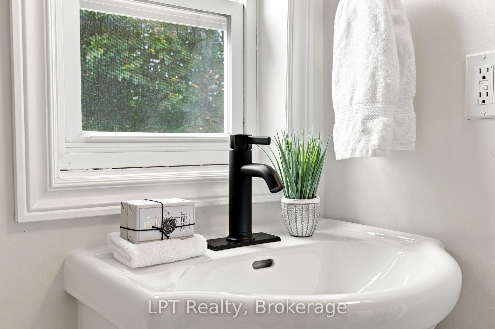 112 Olive Avenue Property Photo 35