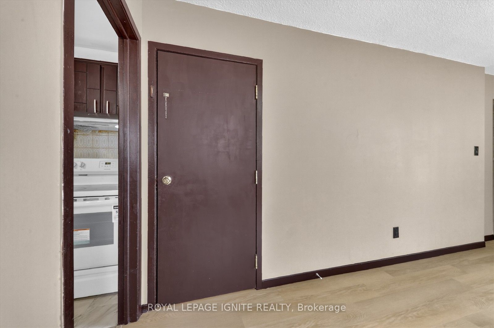 88 South Edgely Avenue Upper Property Photo 8