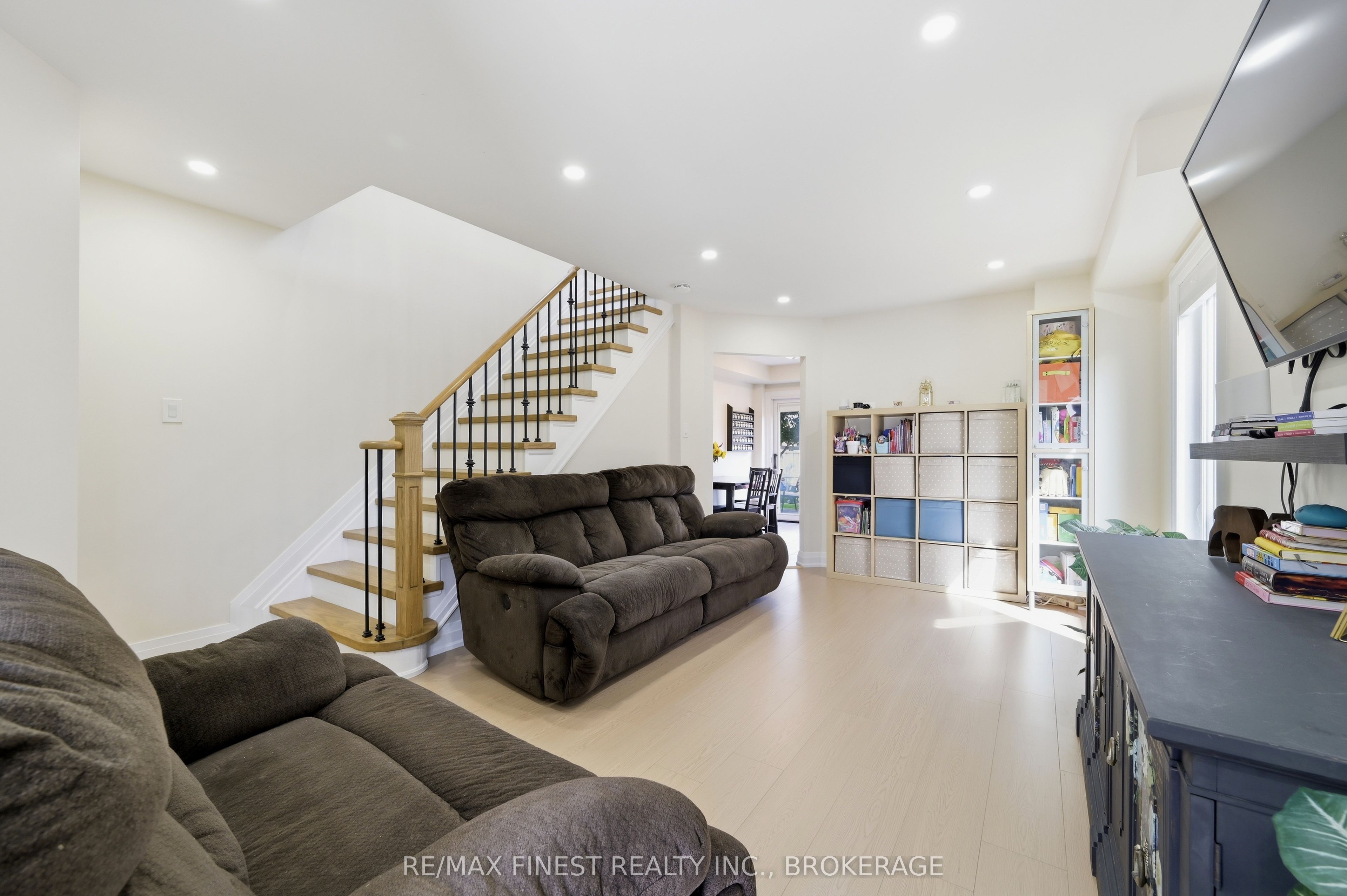 28 Melborne Court Property Photo 6