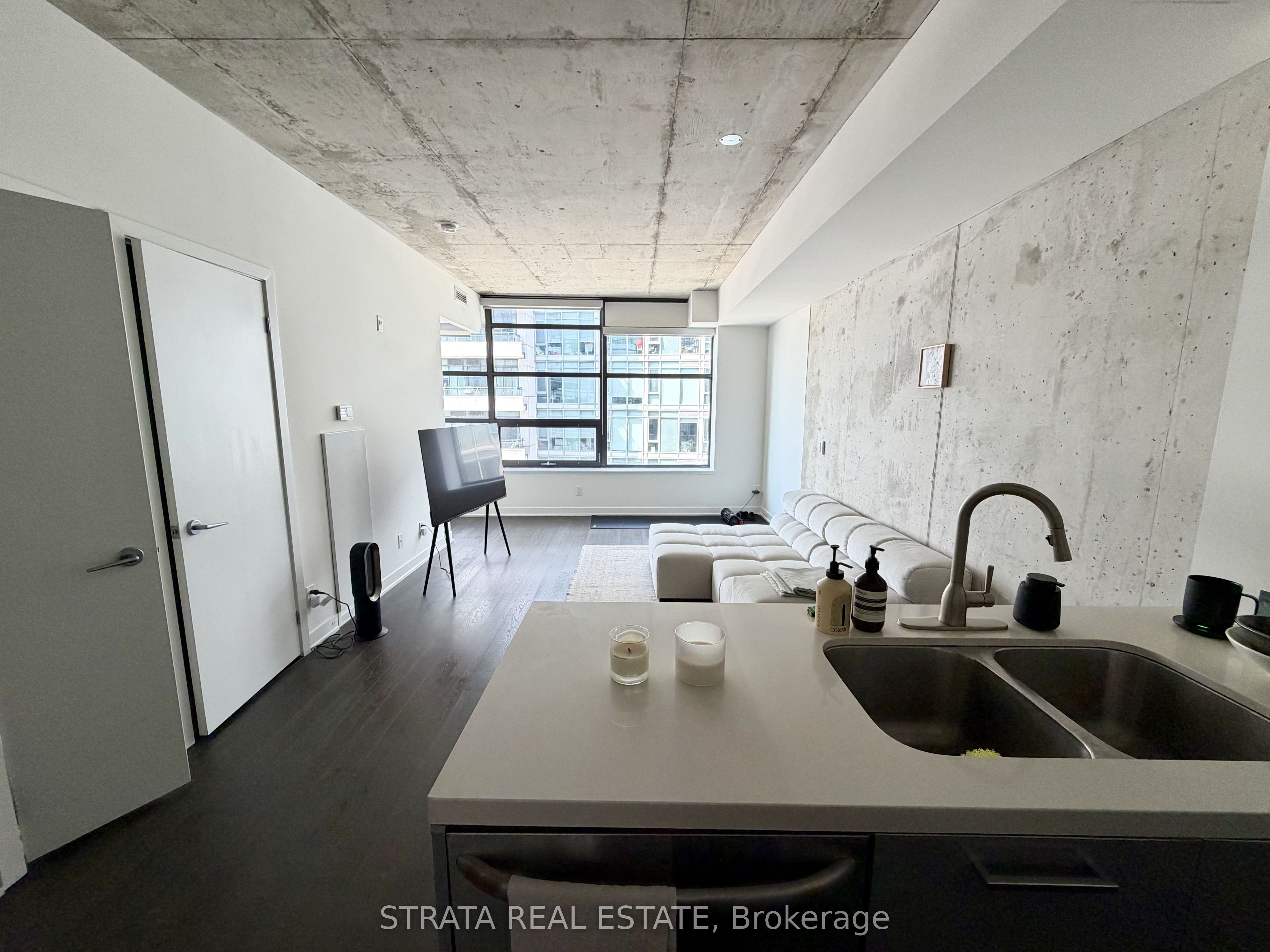 1201 Dundas Street E 606 Property Photo 6