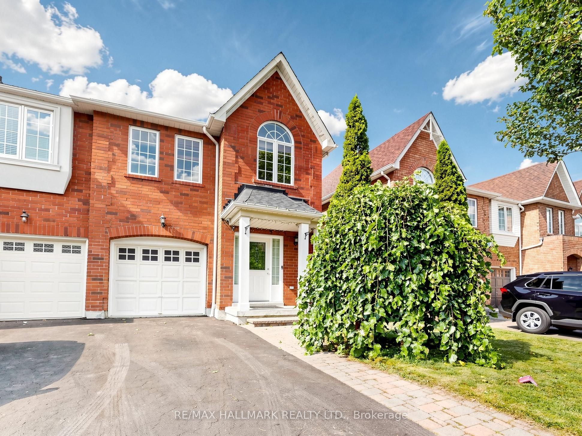 12 Stokely Crescent Property Photo 1