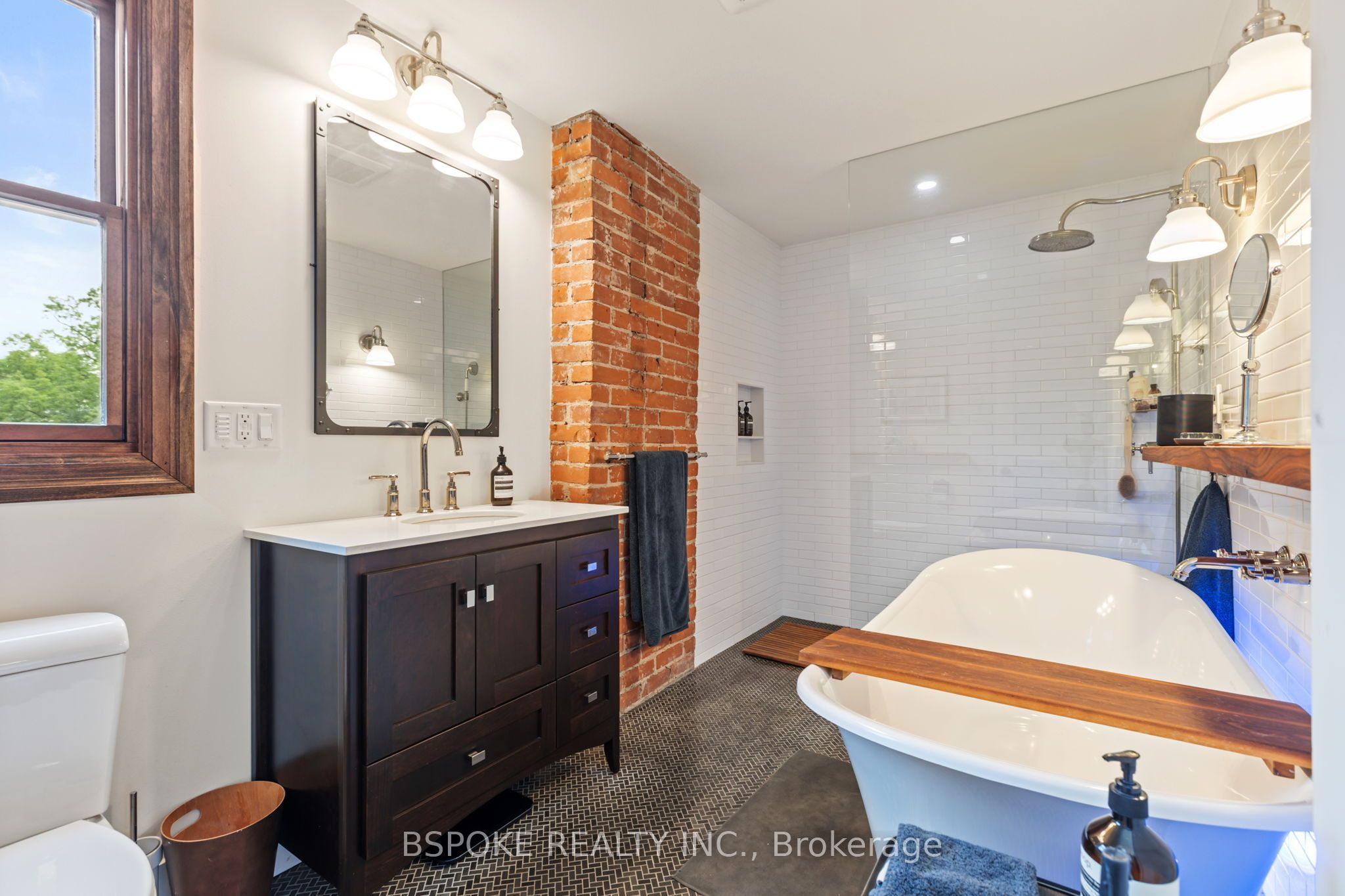 126 Oakcrest Avenue Property Photo 22
