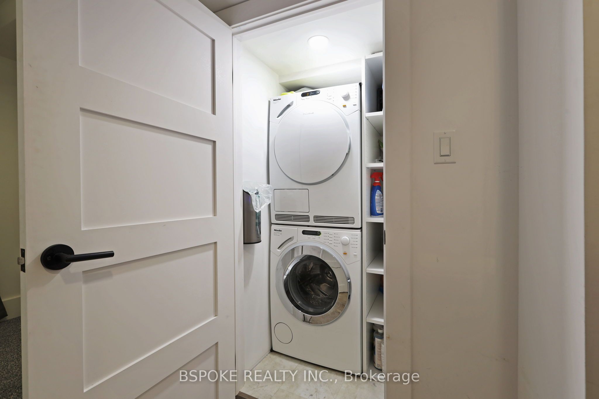 126 Oakcrest Avenue Property Photo 27