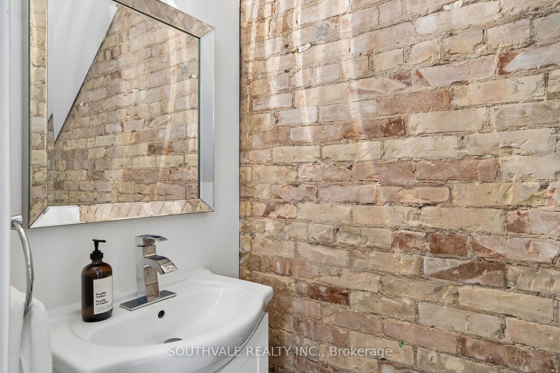 485 Strathmore Boulevard Property Photo 14