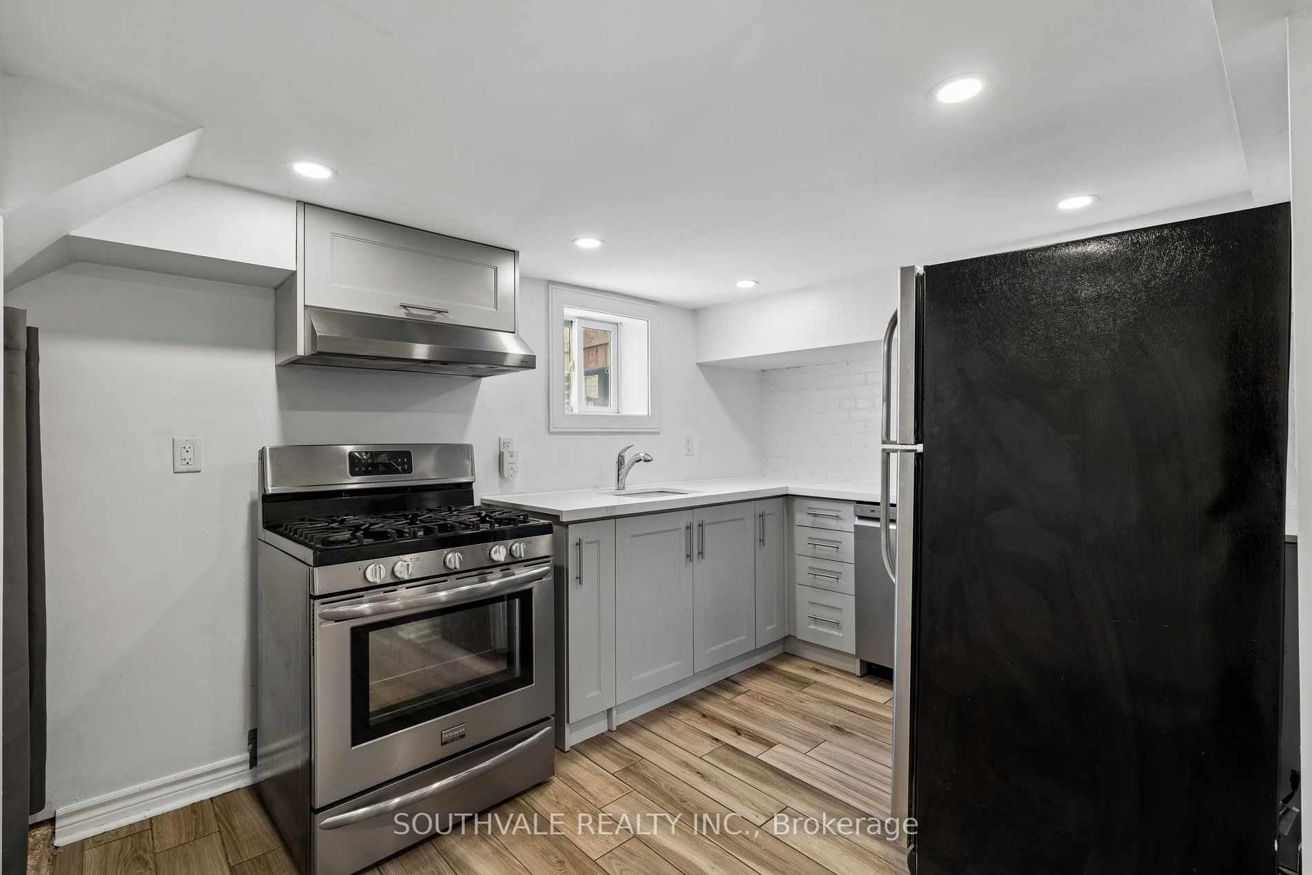485 Strathmore Boulevard Property Photo 37