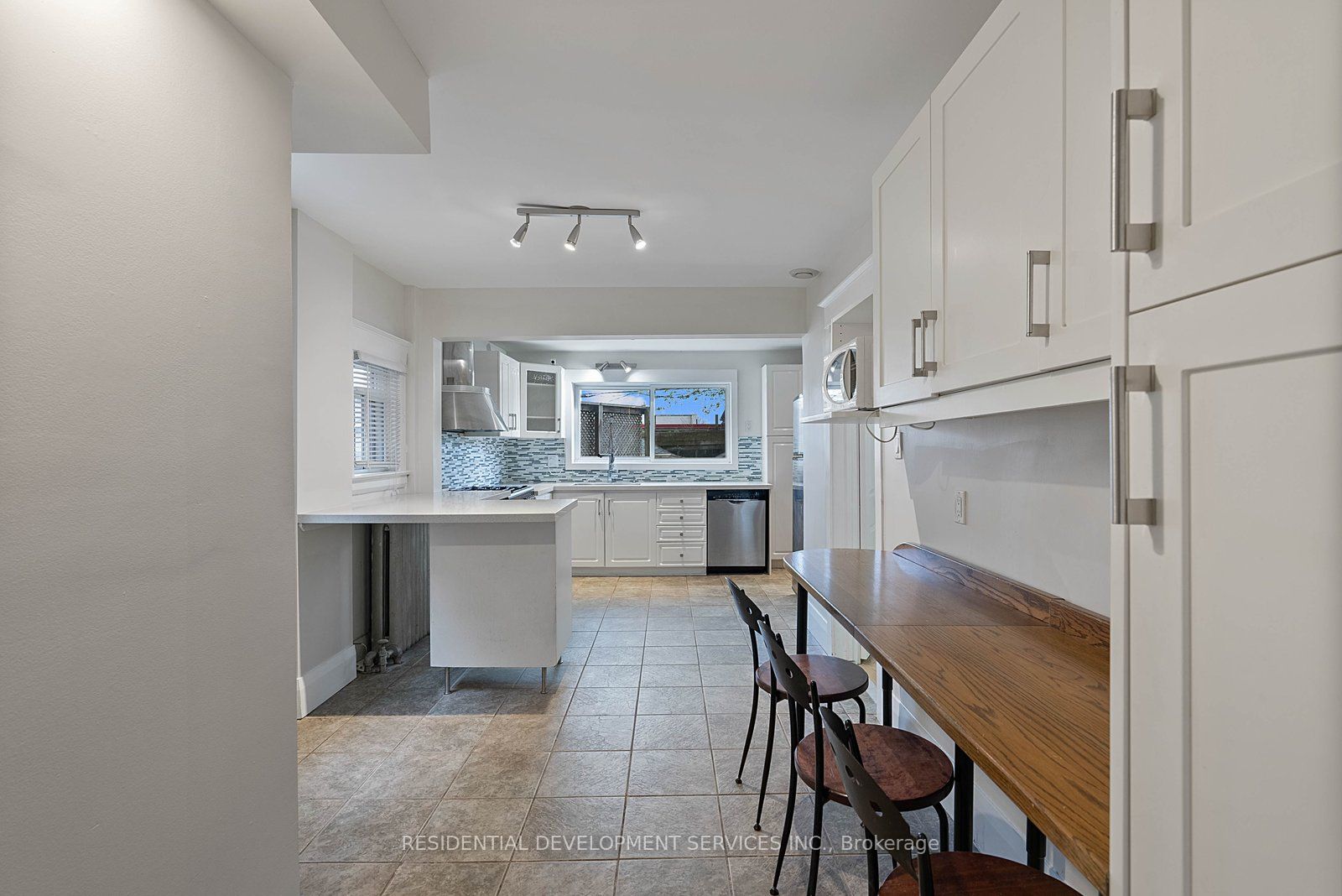 363 Strathmore Boulevard Property Photo 7