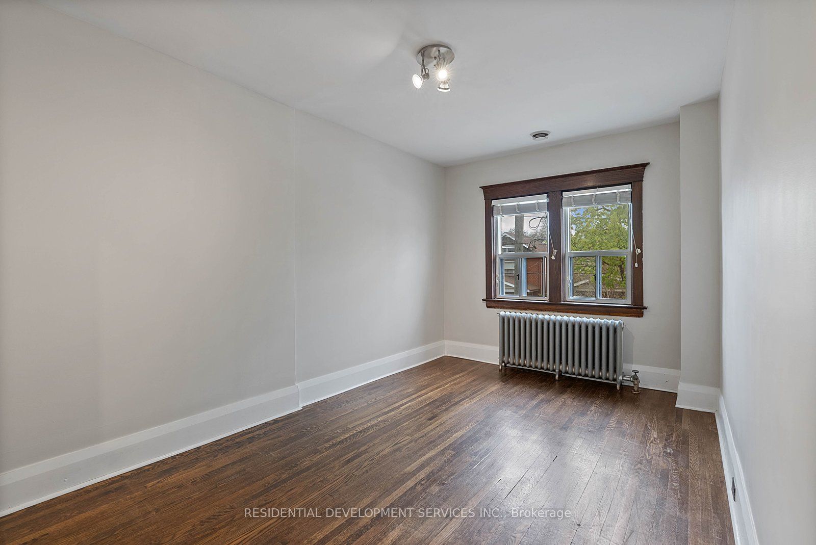 363 Strathmore Boulevard Property Photo 23