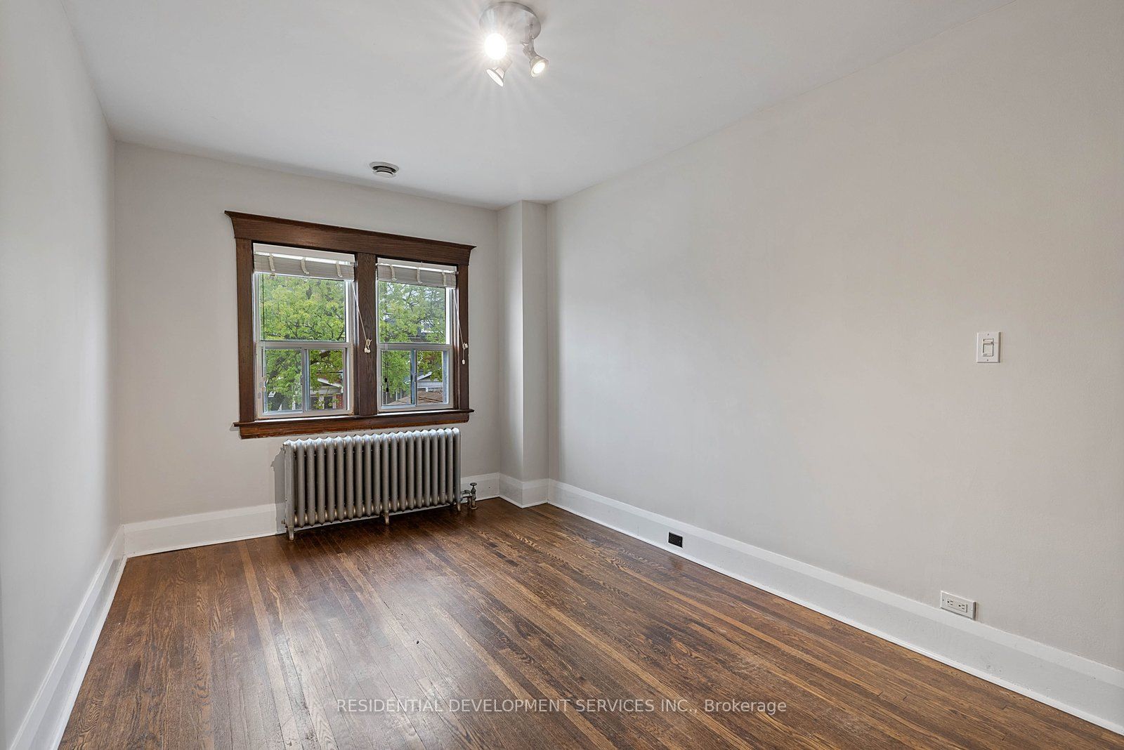 363 Strathmore Boulevard Property Photo 24