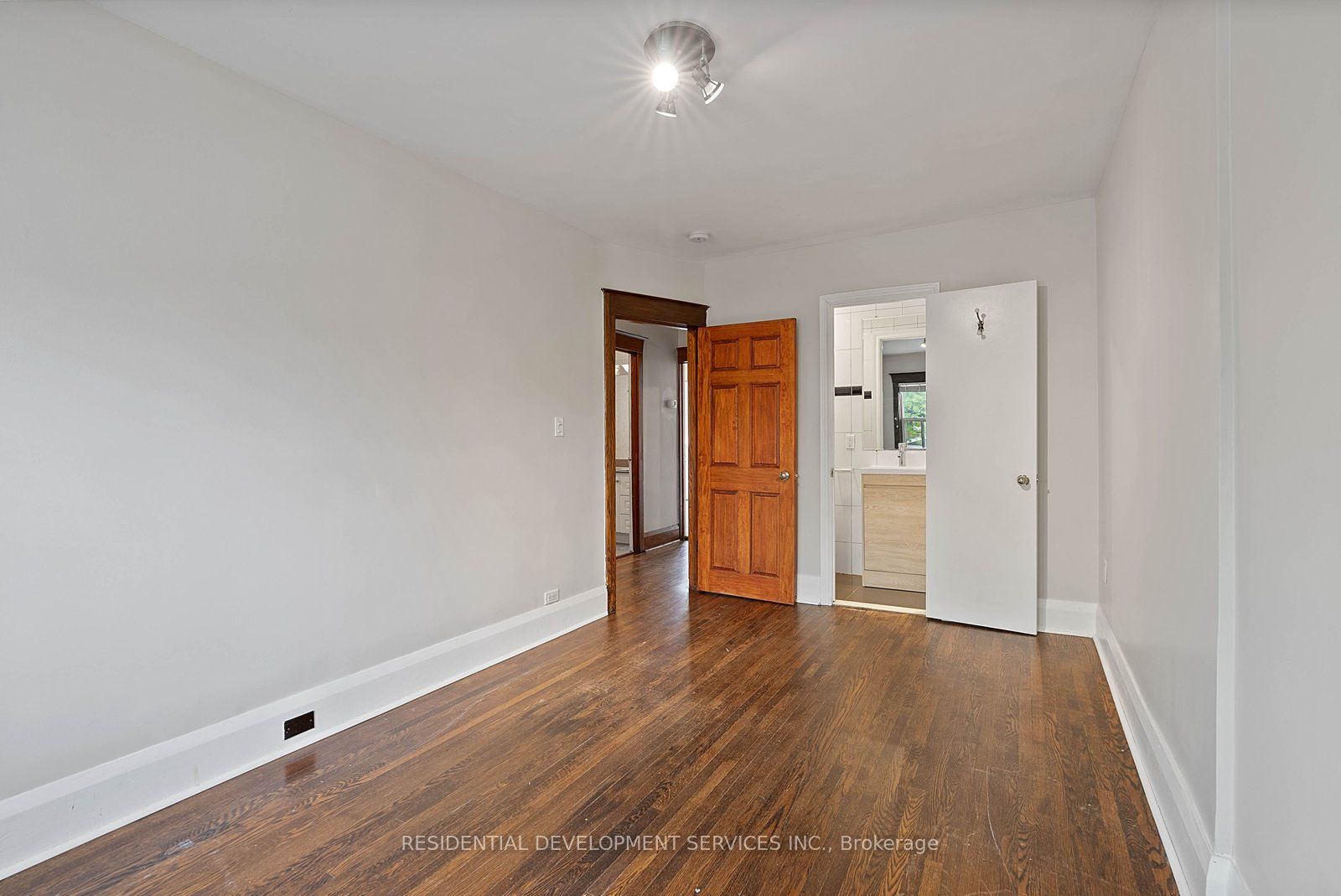 363 Strathmore Boulevard Property Photo 25