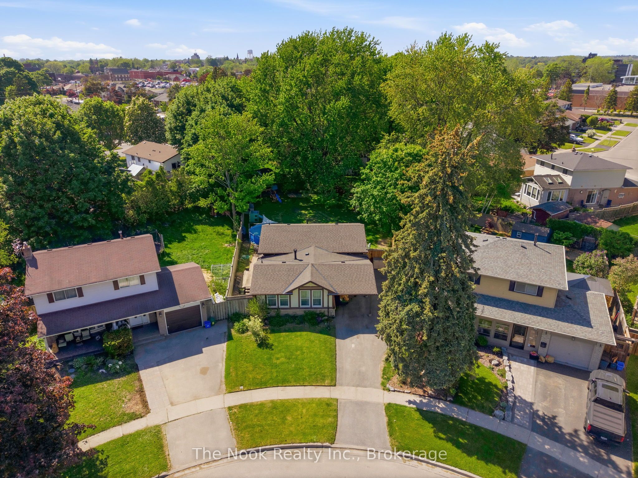 30 Deerpark Crescent Property Photo 2
