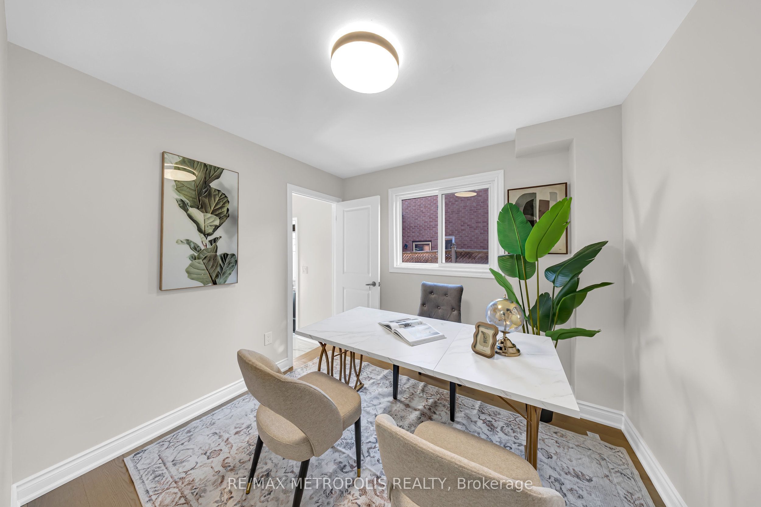 296 Thornton Road N Property Photo 23