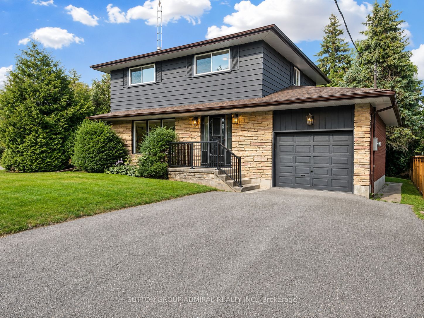 865 Regent Drive Property Photo 1