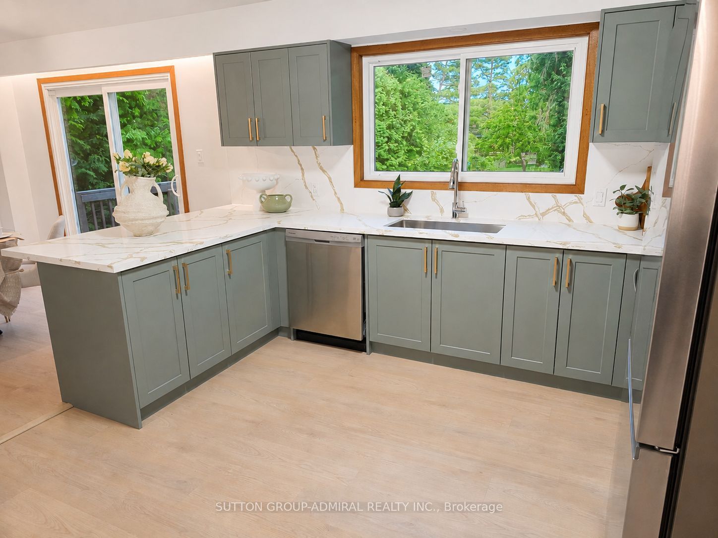 865 Regent Drive Property Photo 8