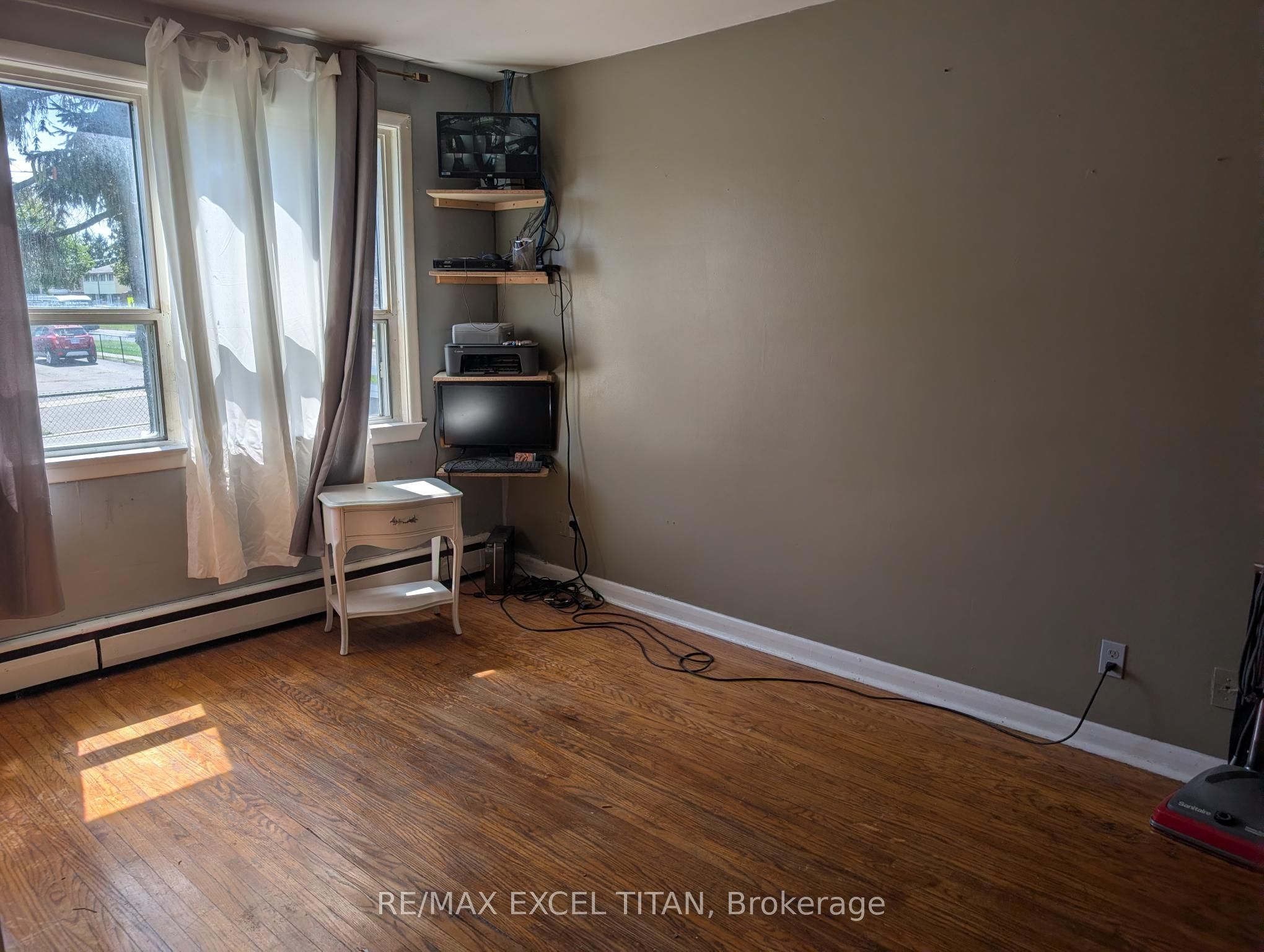 1201 Cedar Street 7 Property Photo 4