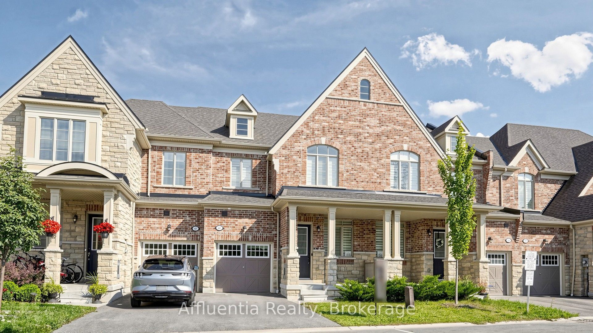 61 Hickling Lane Property Photo 2
