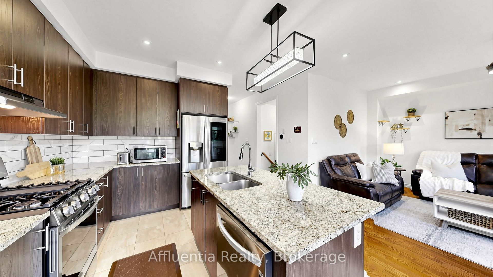 61 Hickling Lane Property Photo 15