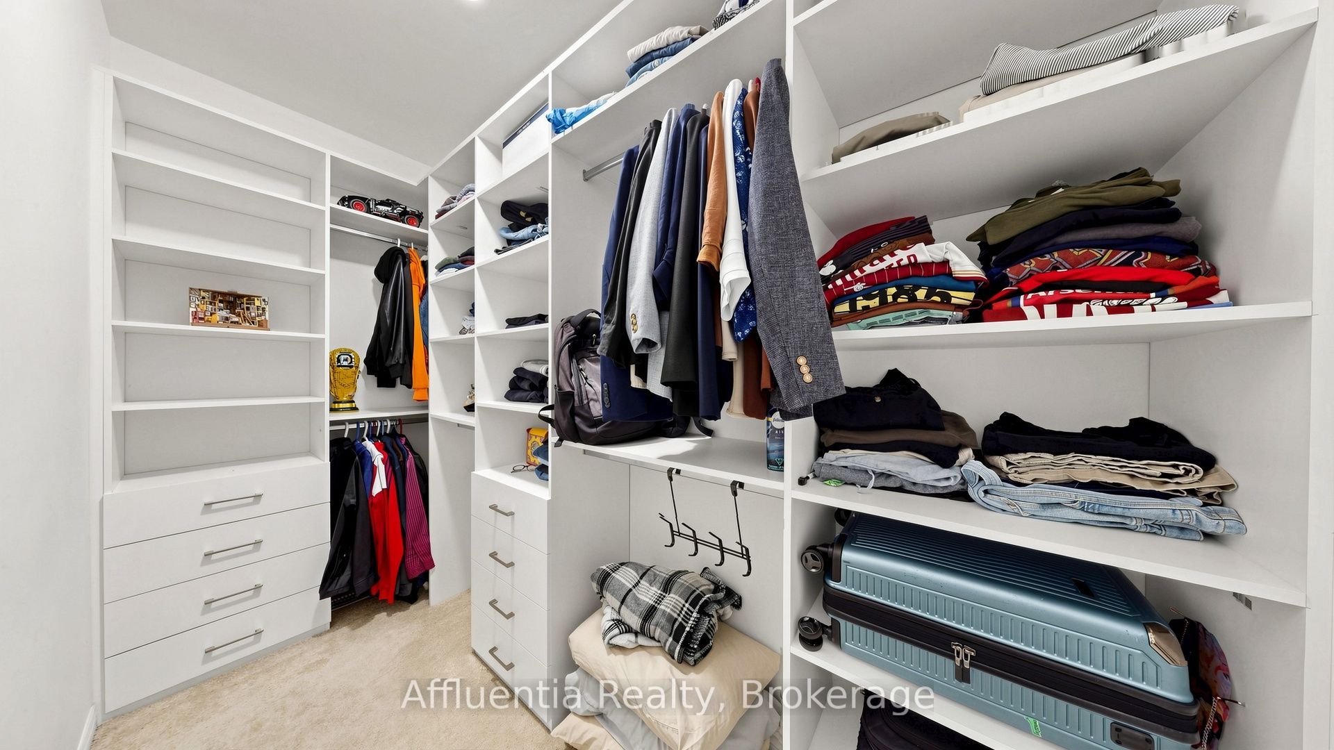 61 Hickling Lane Property Photo 29