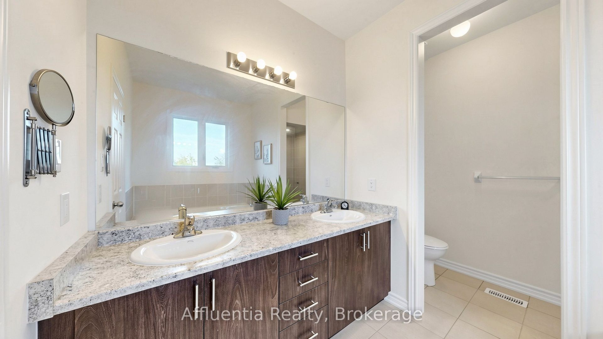 61 Hickling Lane Property Photo 30