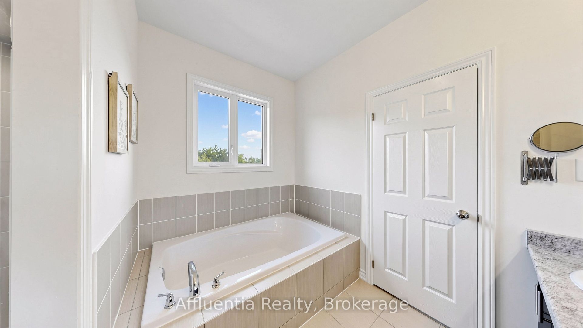61 Hickling Lane Property Photo 31