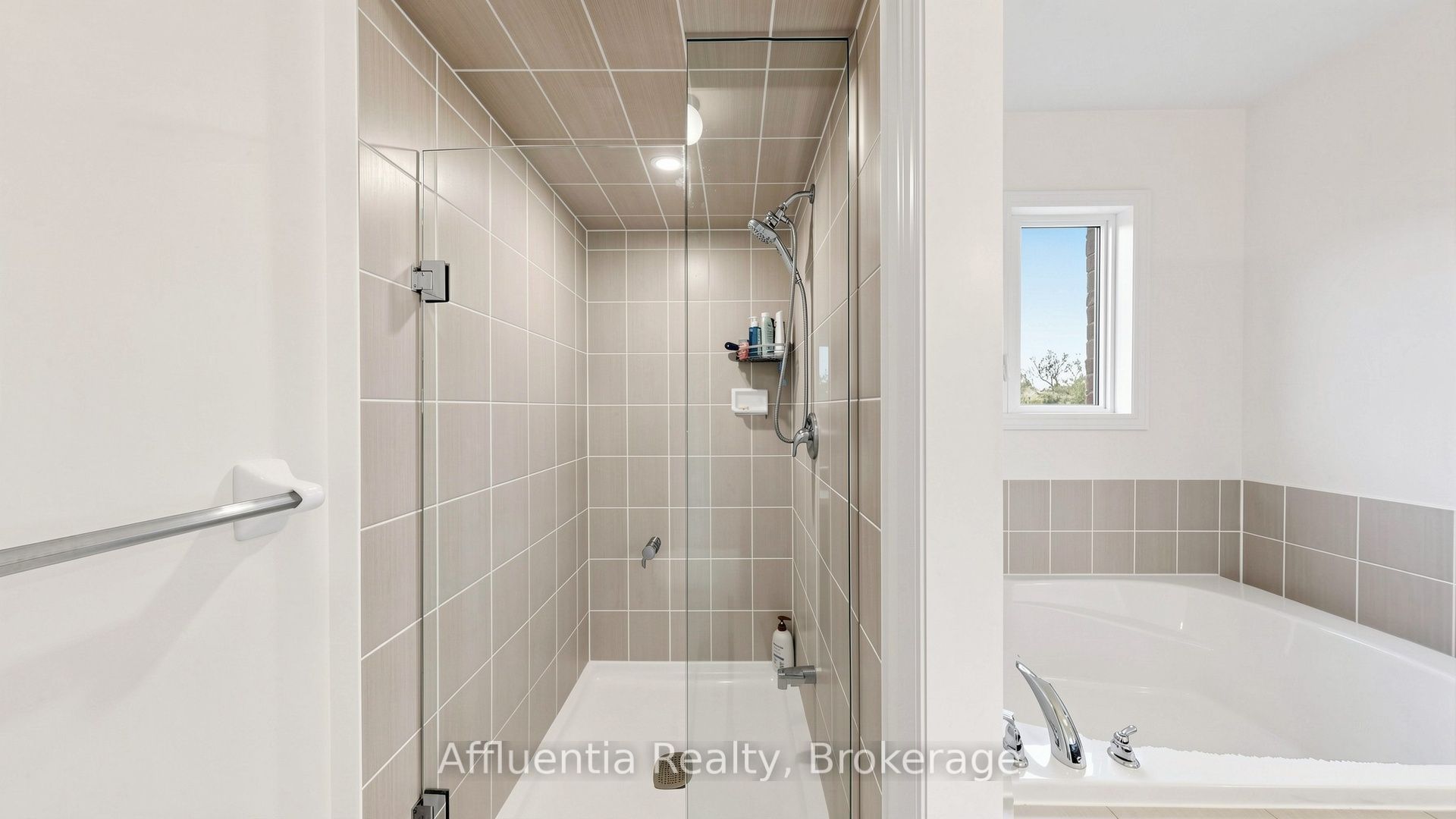 61 Hickling Lane Property Photo 32