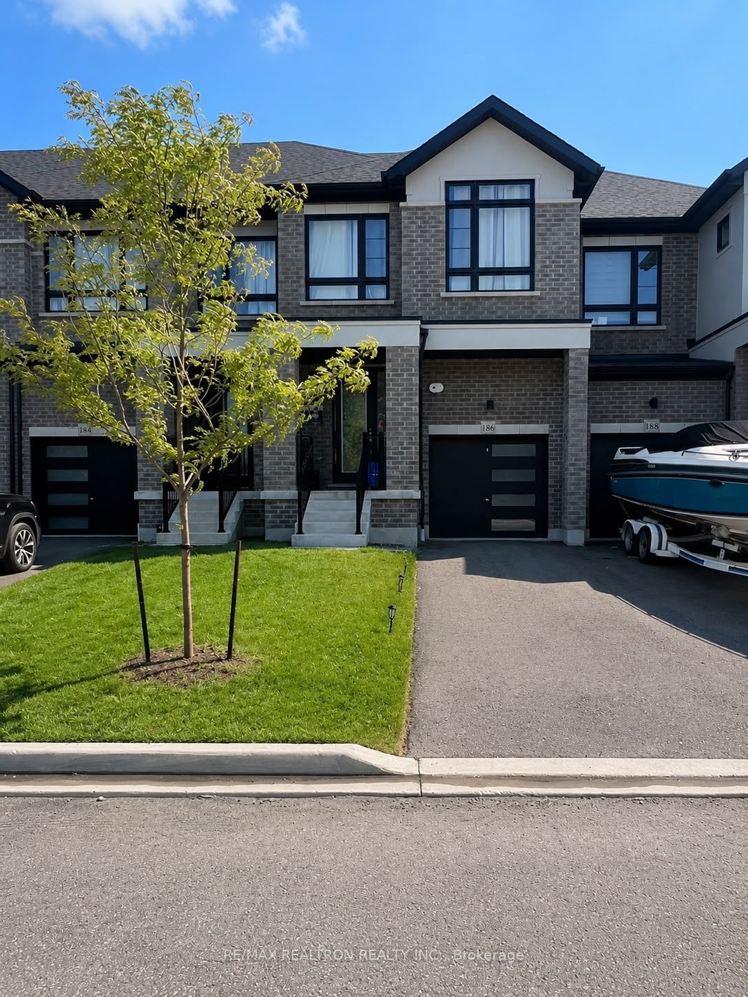 186 Closson Drive Property Photo 1