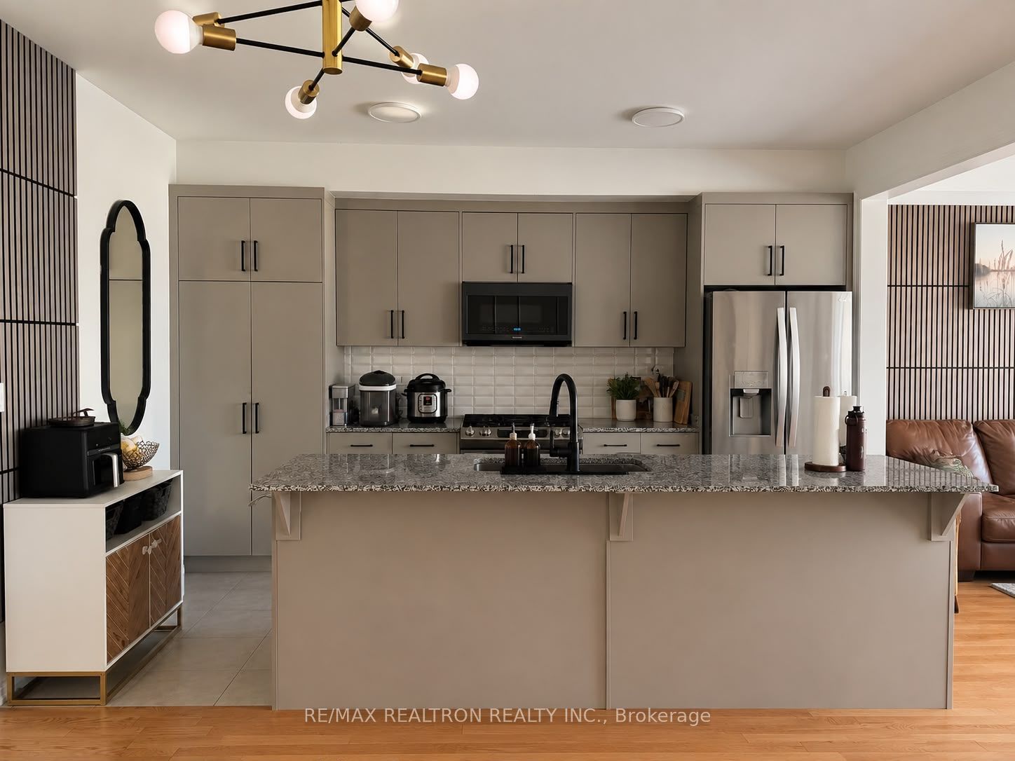 186 Closson Drive Property Photo 3