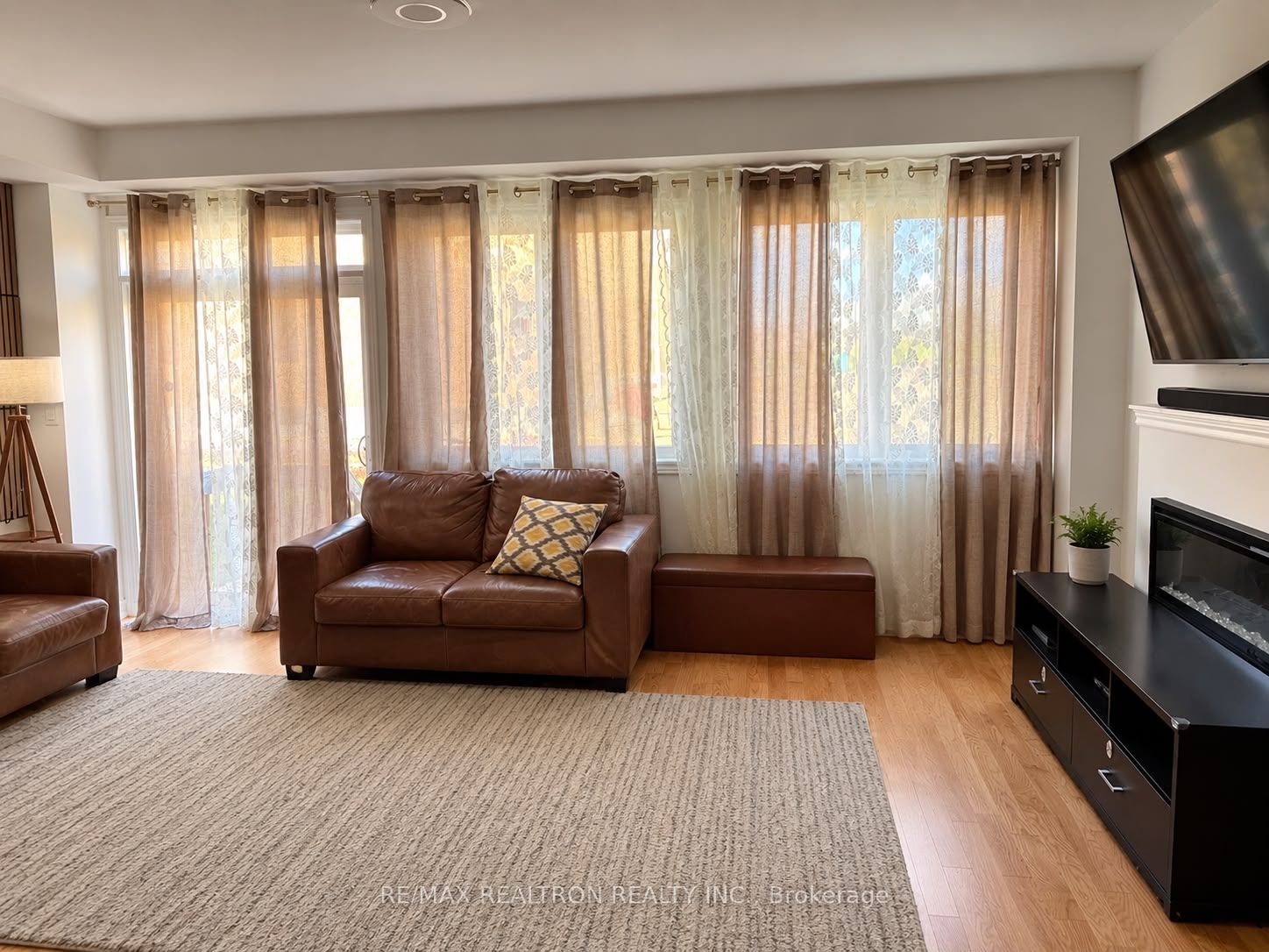 186 Closson Drive Property Photo 4