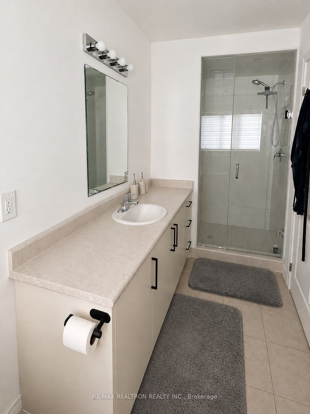 186 Closson Drive Property Photo 8