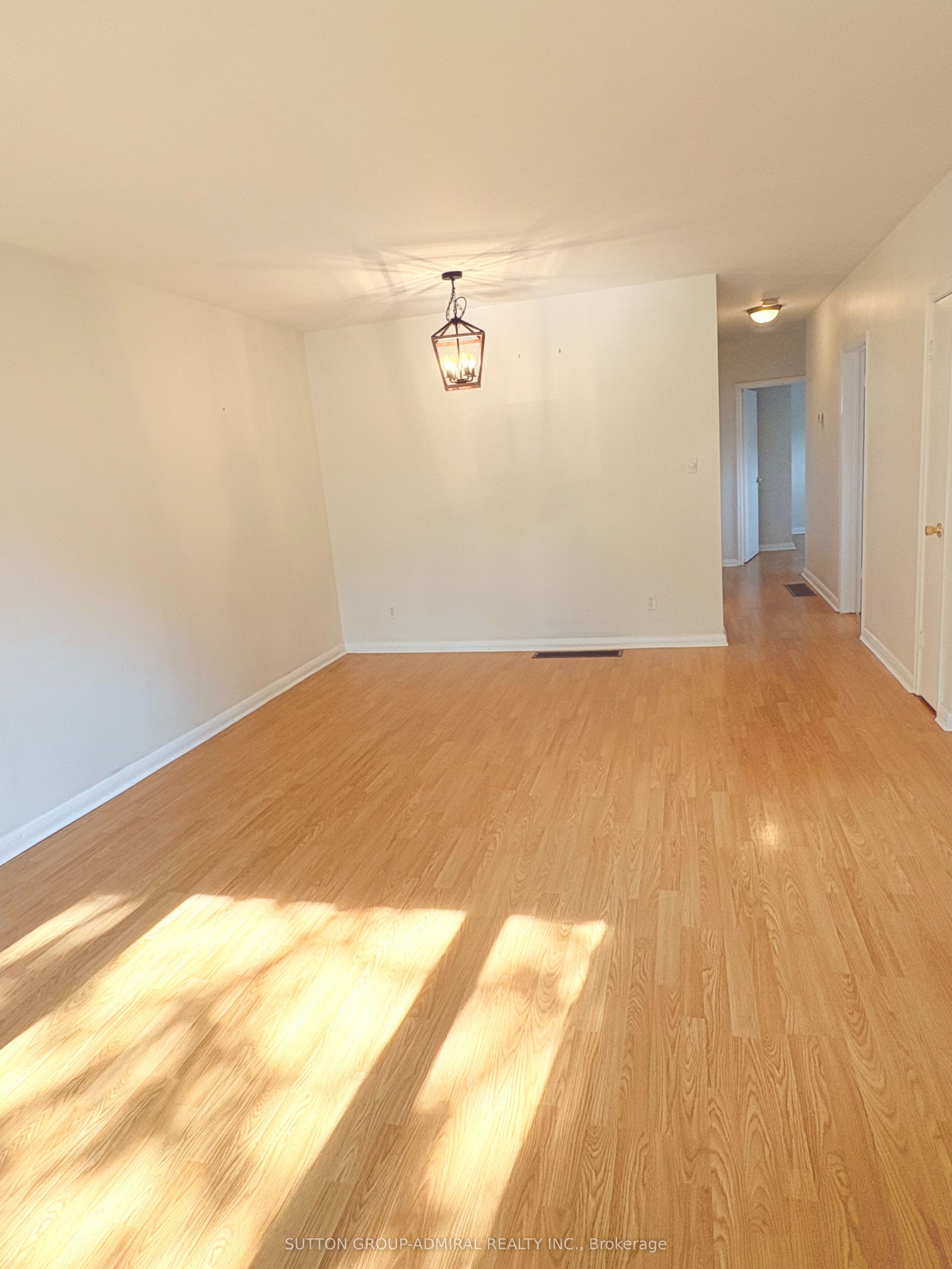 319 Dovedale Drive Property Photo 5