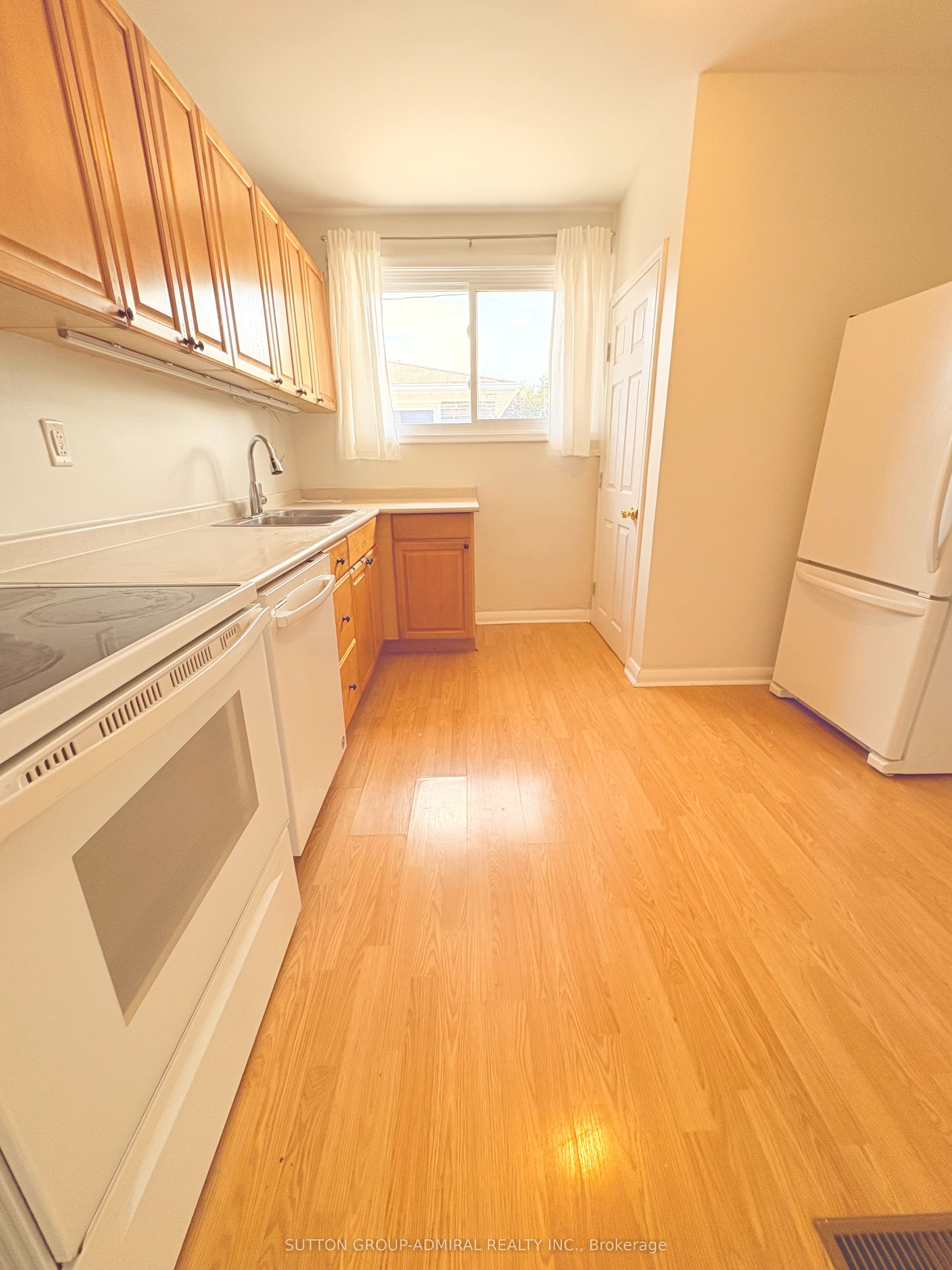 319 Dovedale Drive Property Photo 6