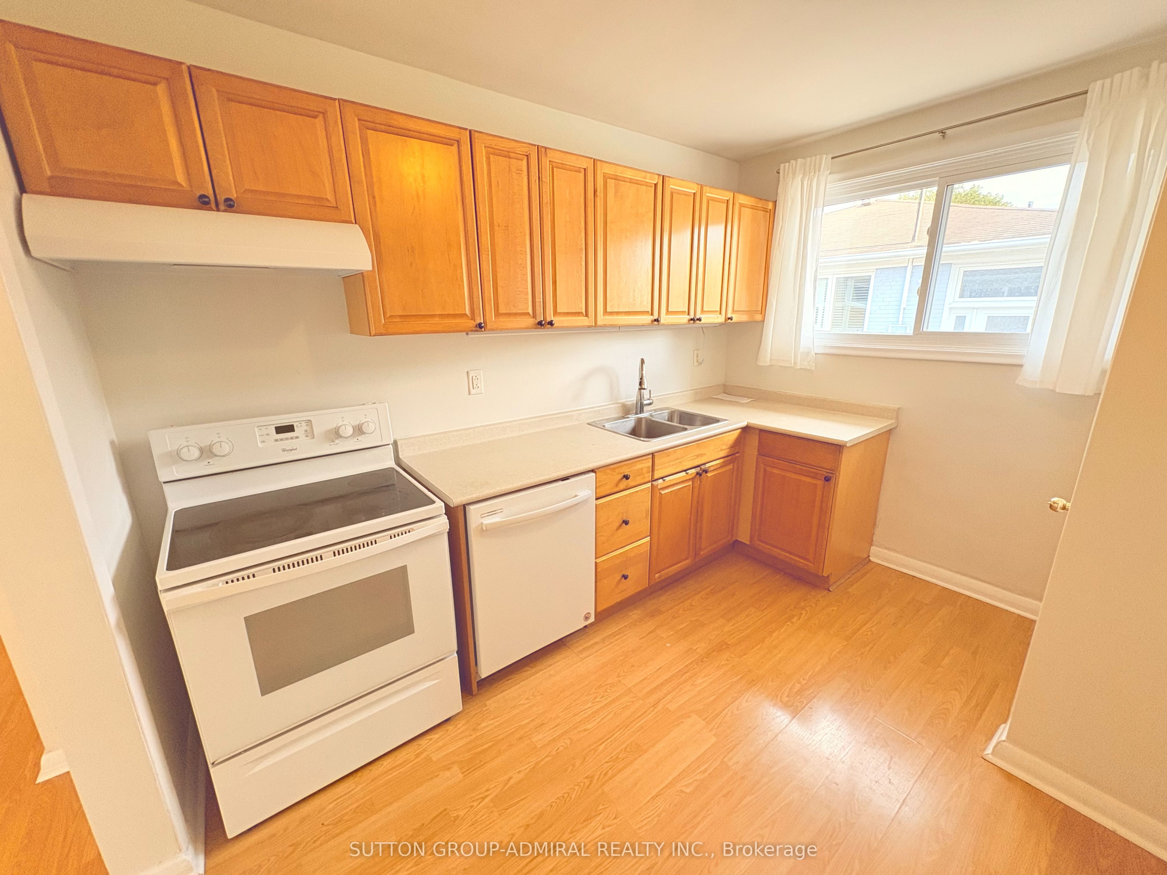 319 Dovedale Drive Property Photo 7
