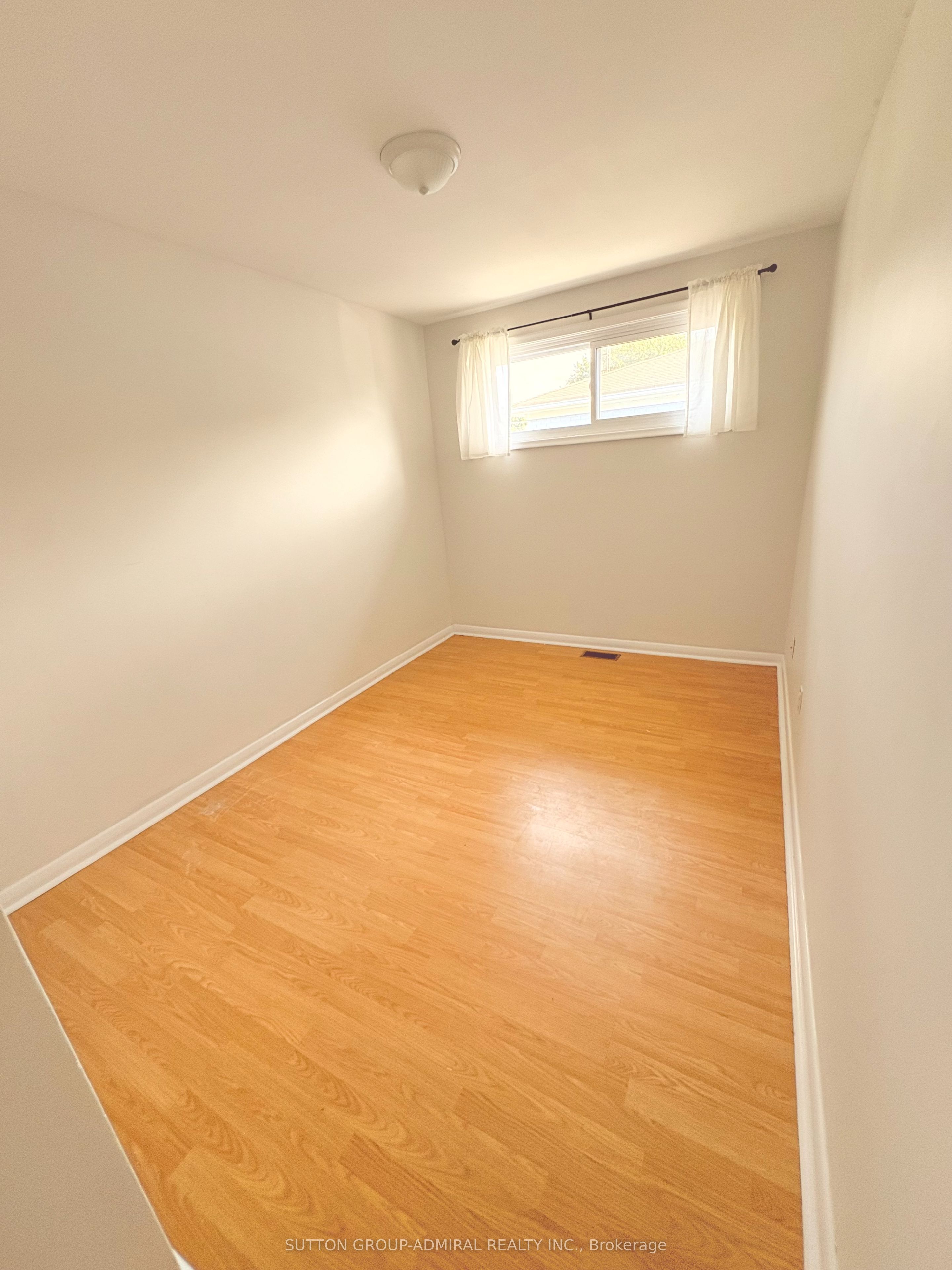 319 Dovedale Drive Property Photo 8