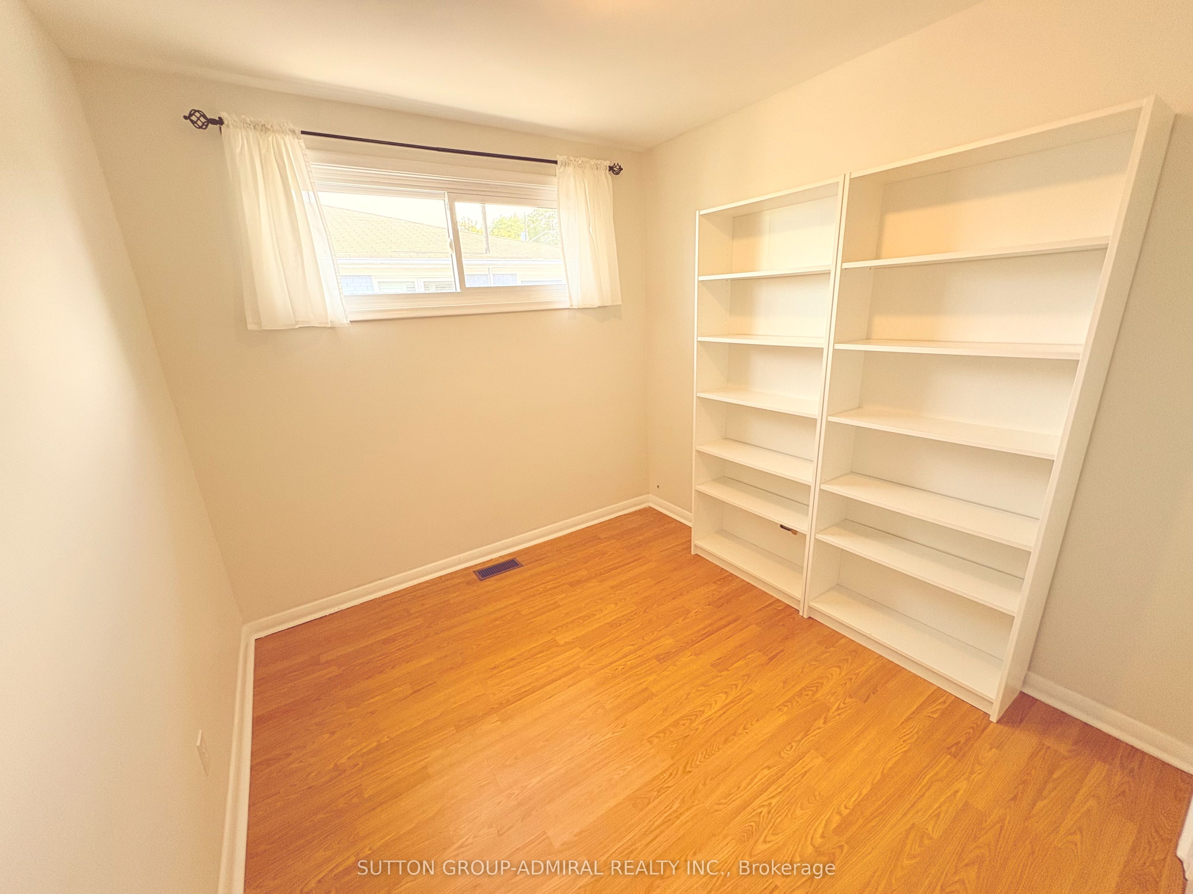 319 Dovedale Drive Property Photo 10