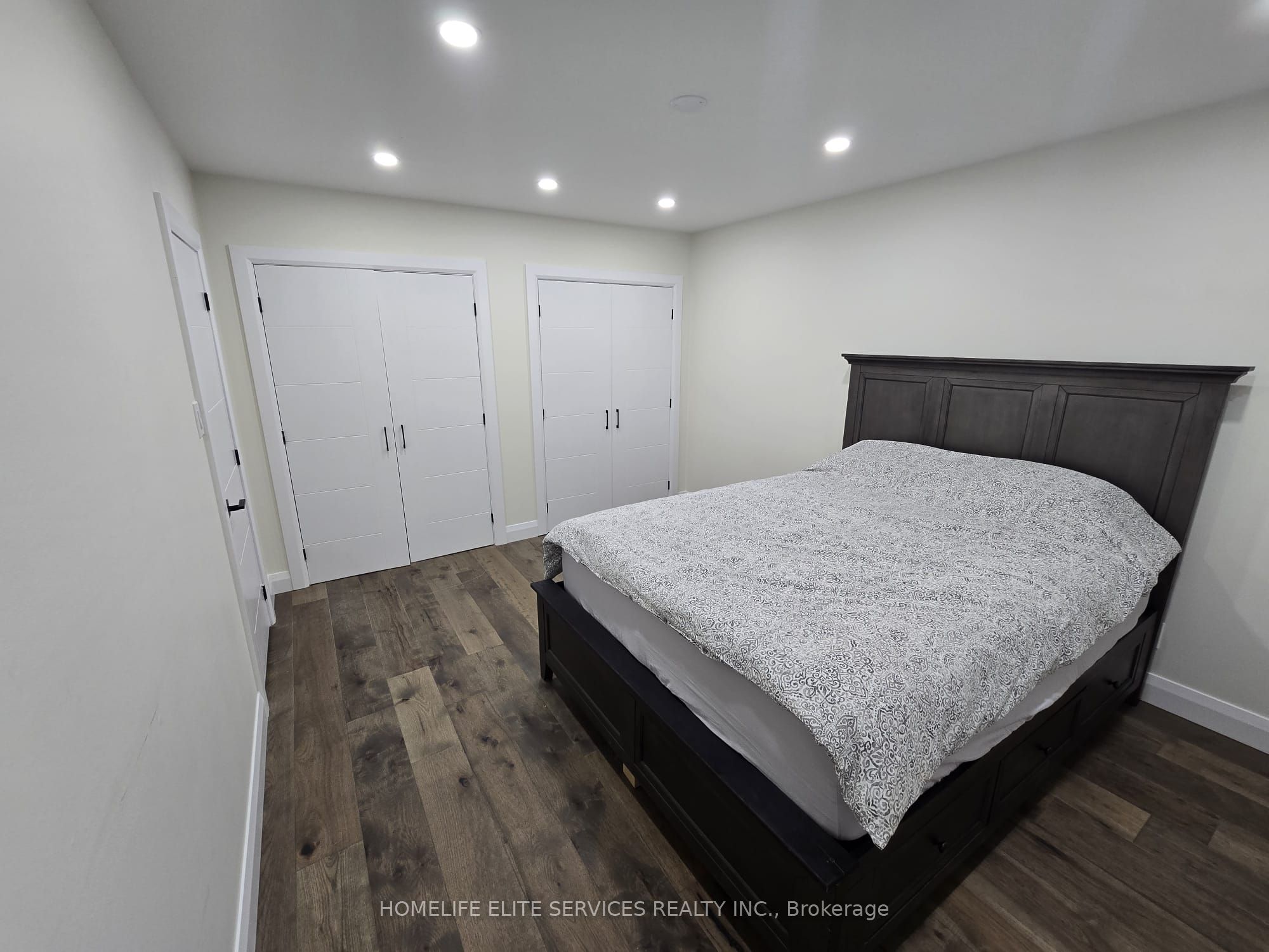 36 Manorglen Crescent Property Photo 4