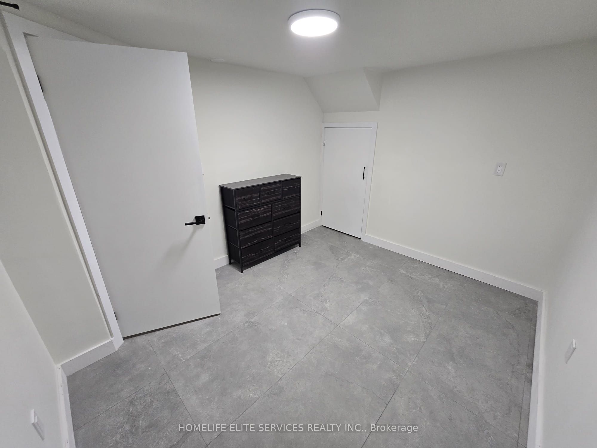 36 Manorglen Crescent Property Photo 14