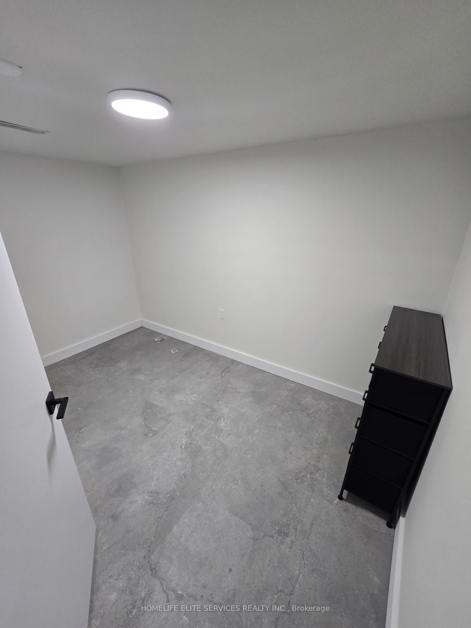 36 Manorglen Crescent Property Photo 15