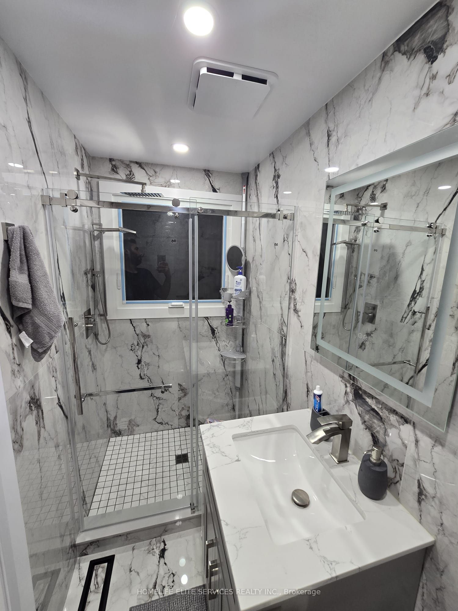 36 Manorglen Crescent Property Photo 18