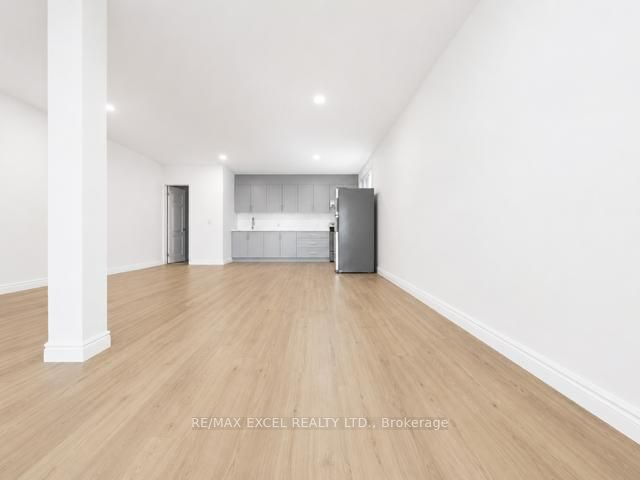 20 King Street E Property Photo 14