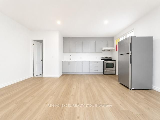 20 King Street E Property Photo 15
