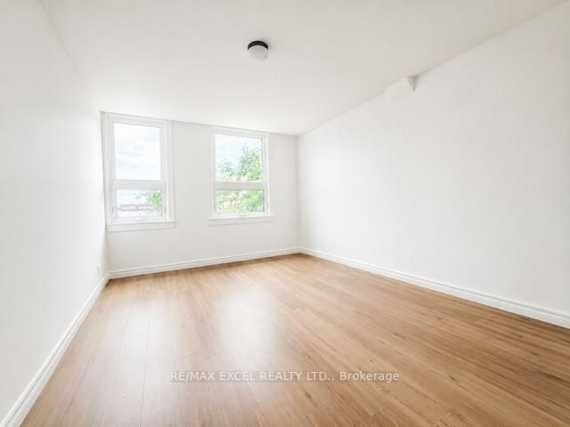 20 King Street E Property Photo 23