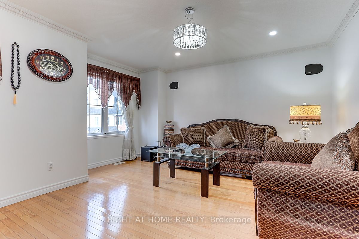 16 Pat Brook Terrace Property Photo 7